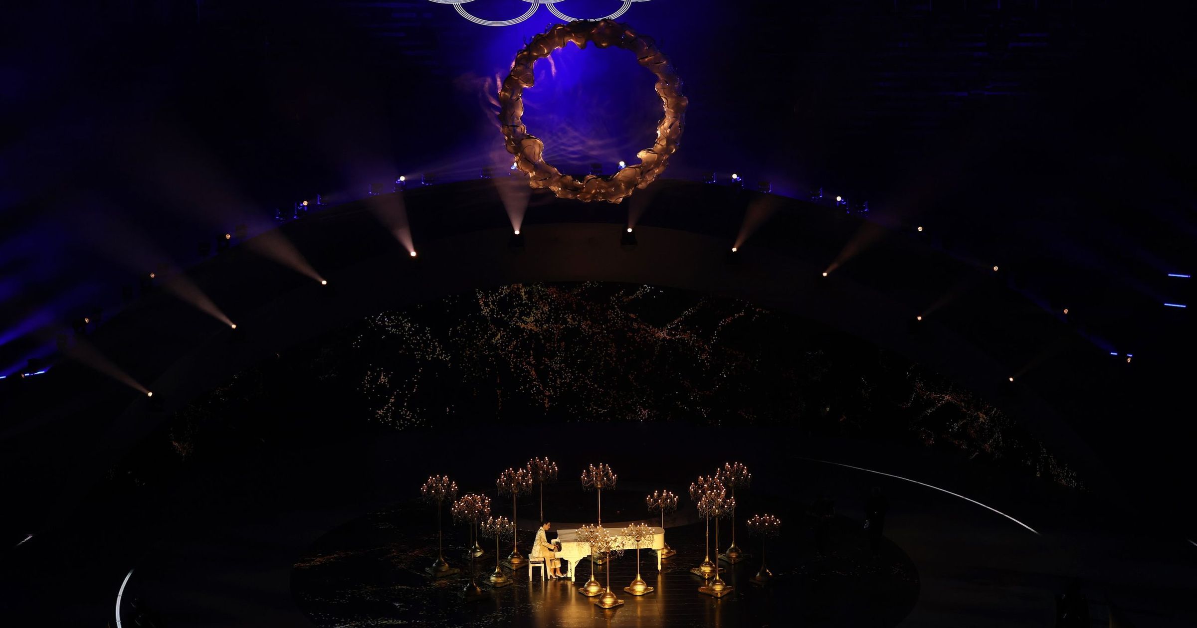 Így aludt ki a téli olimpia lángja Milánóban és Cortinában Kép