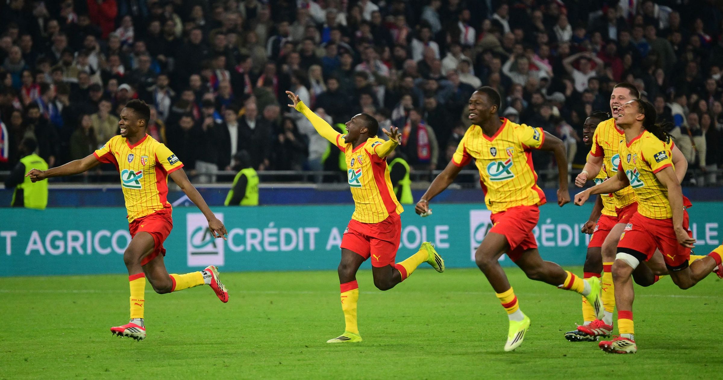 Coupe de France - Le RC Lens élimine l'Olympique Lyonnais aux tirs au ...