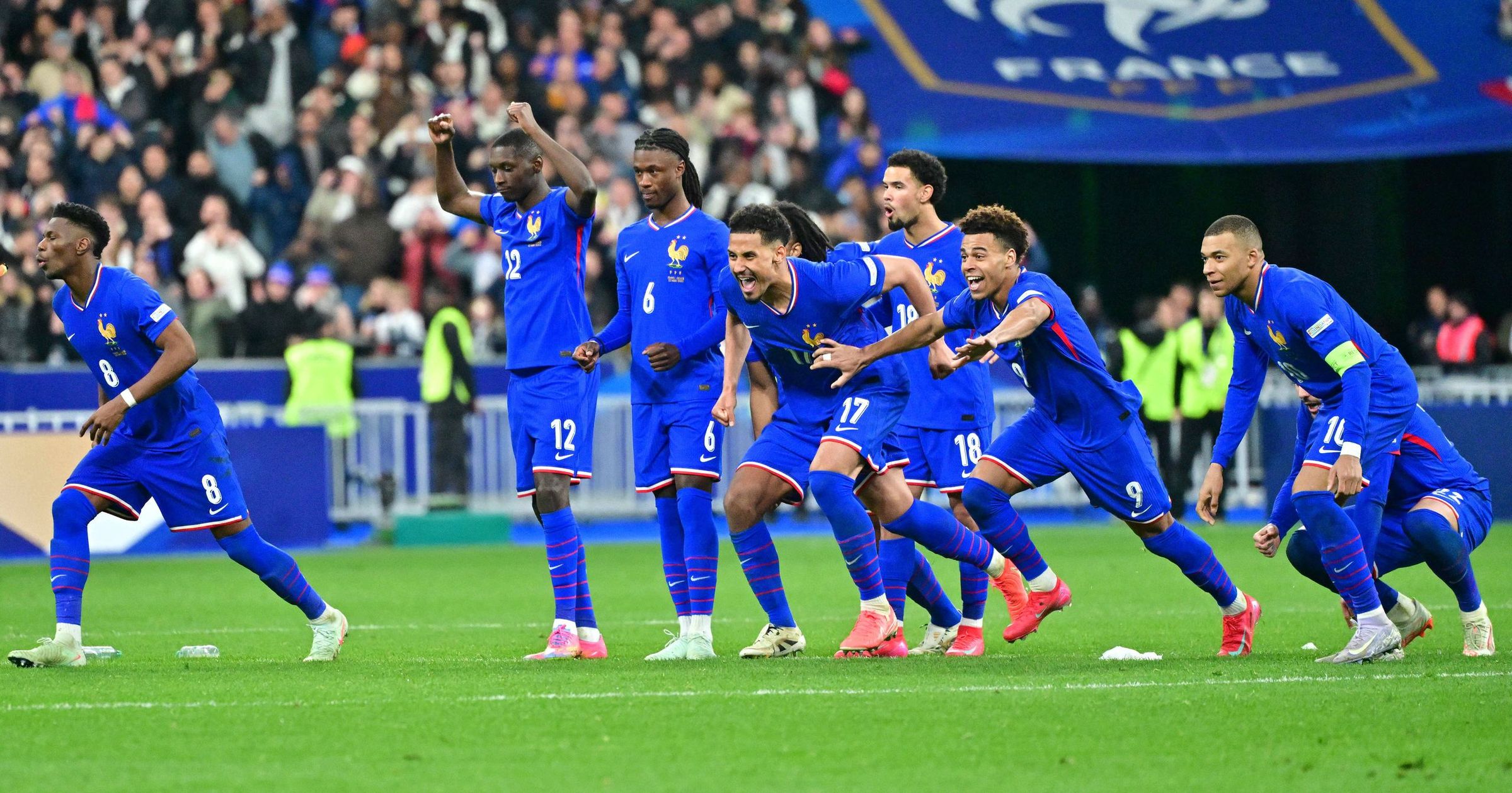 &Eacute;quipe de France de football - La FFF officialise sa pr&eacute;sence au Stade de France pour les 30 prochaines ann&eacute;es