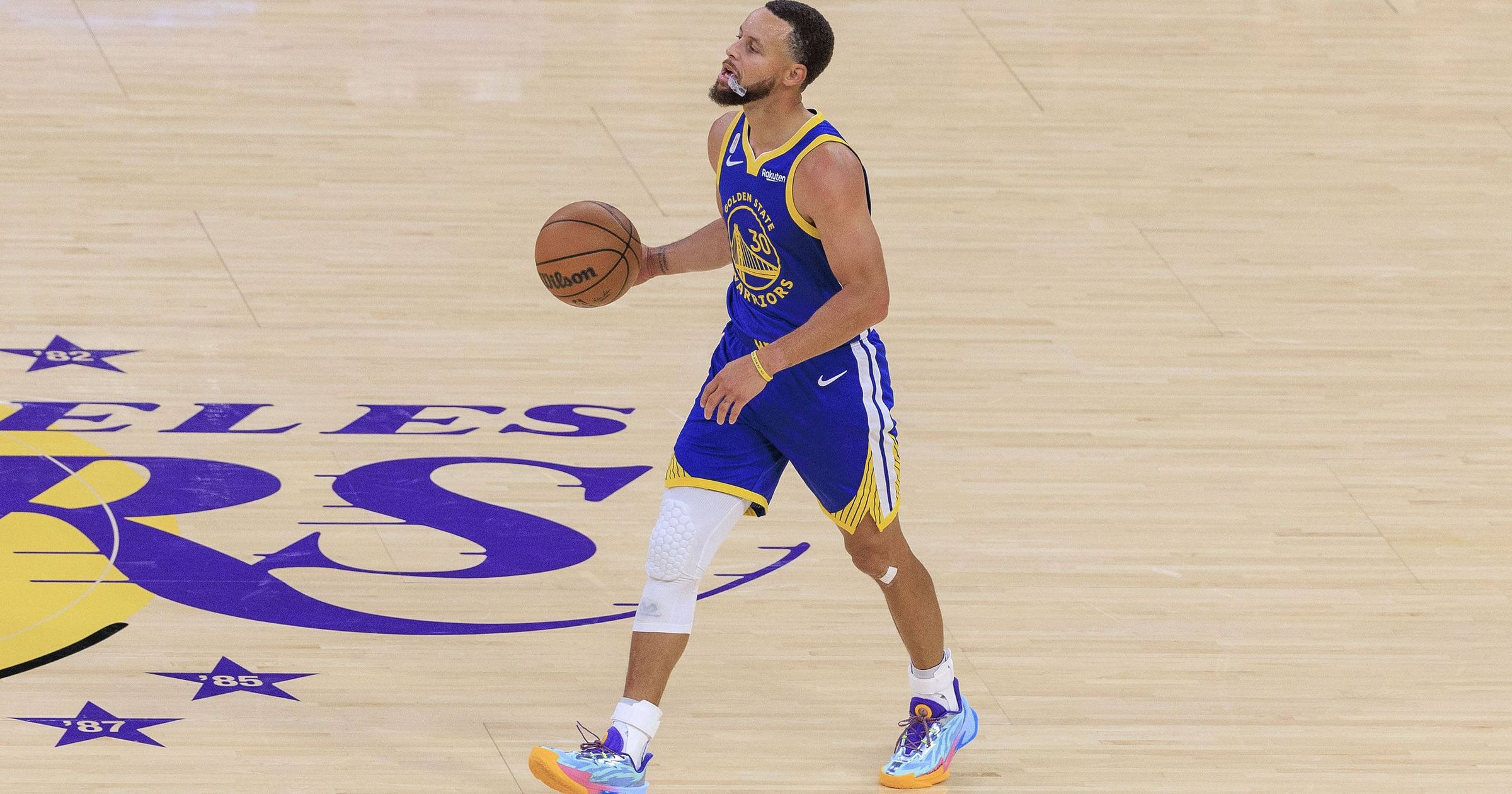 Stephen Curry agrees to two-year $116 million extension with Warriors