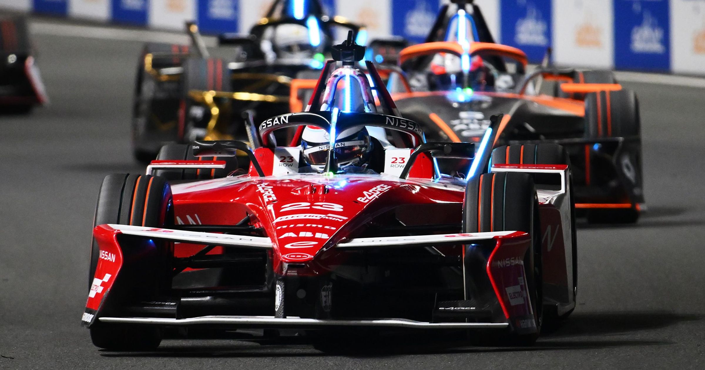 Az előző napi győztes nagyot hibázott, történelmi dobogó állt össze a Formula E-ben