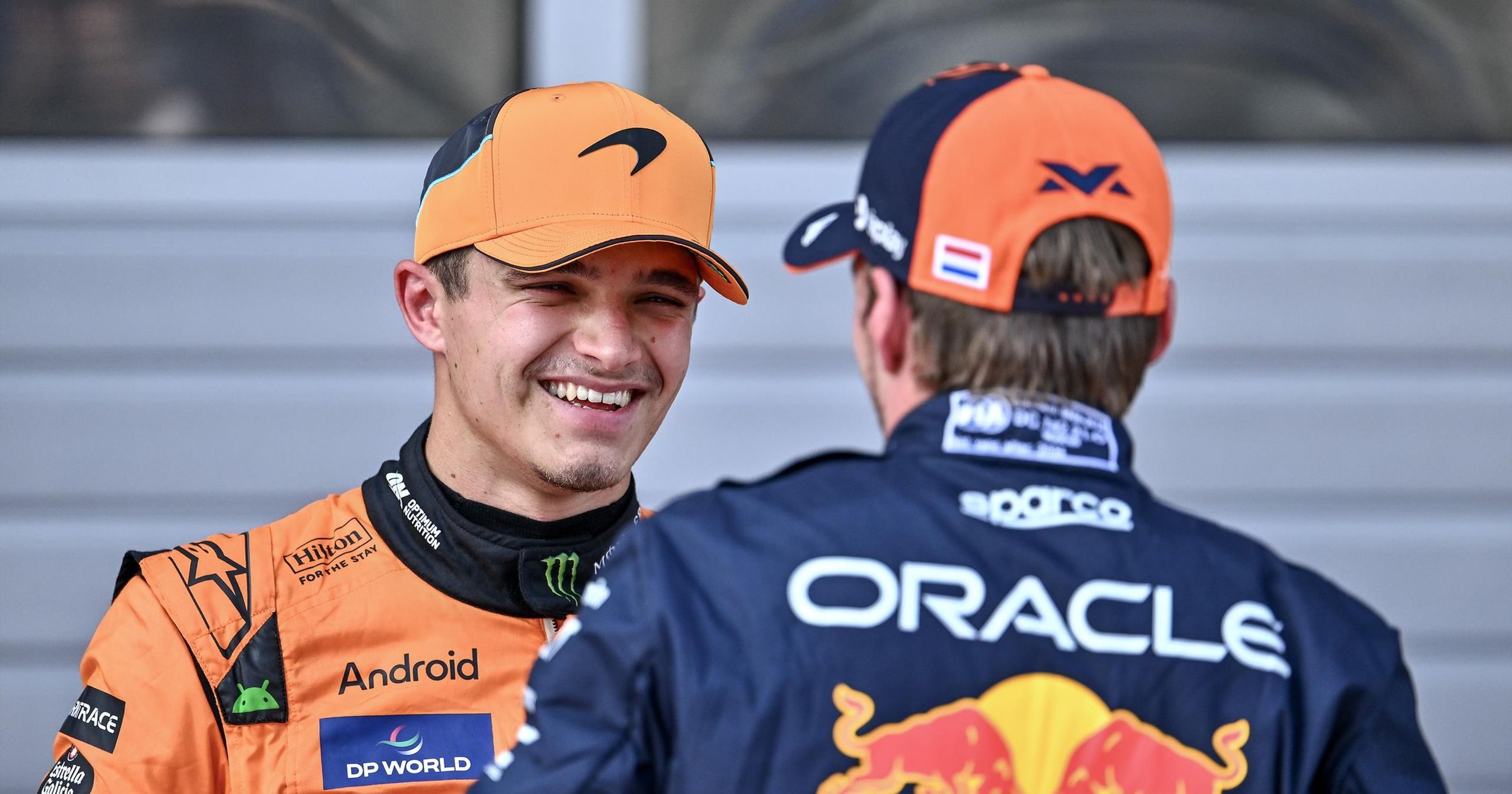 Komoly figyelmeztetést kapott Norris a Verstappen elleni lélektani hadviselésben