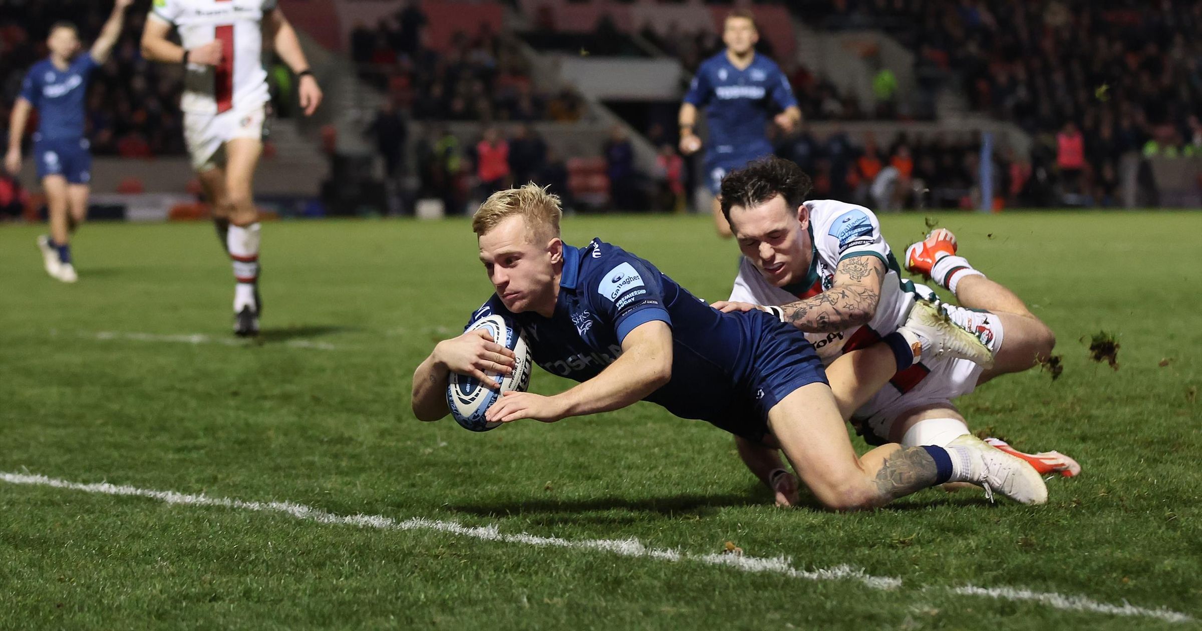 Sale turn on the style with six tries in emphatic victory over Leicester