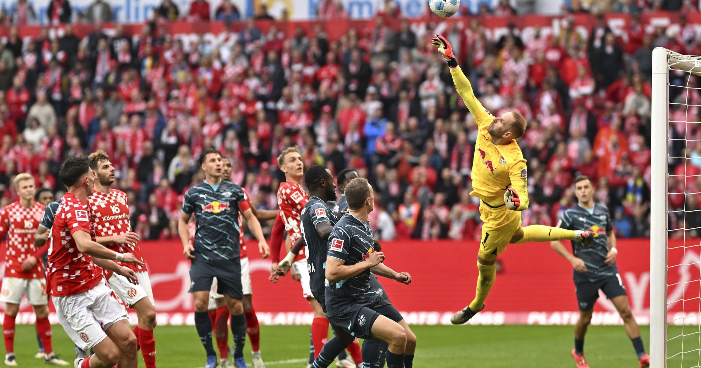 Gulácsi káprázatos formában véd a Leipzig kapujában, a Bundesliga egyik legjobbja