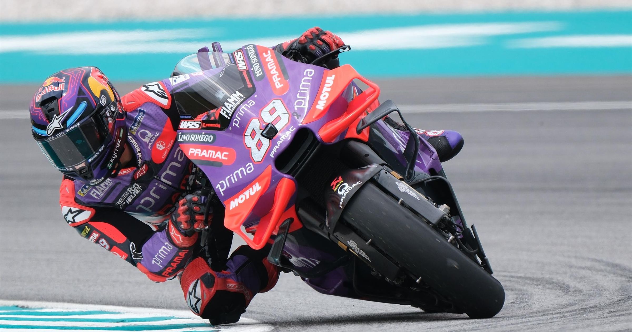 MotoGP 马来西亚大奖赛：豪尔赫·马丁 (Jorge Martin) 在弗朗西斯科·巴格纳亚 (Francesco Bagnaia) 发生事故后赢得冲刺赛冠军，距离冠军更近