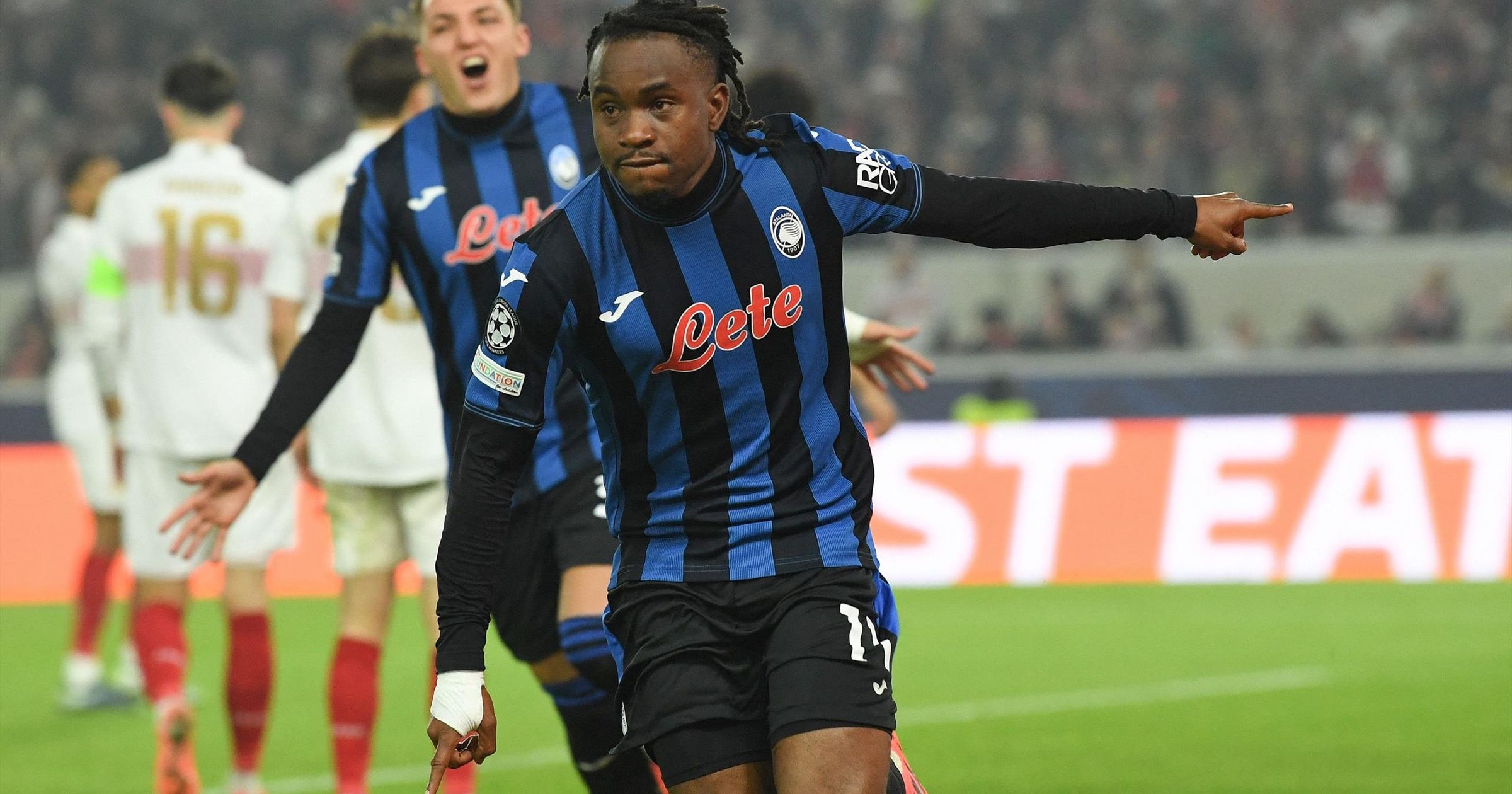 Bár cirógatta a PSG, az EL-döntőben triplázó Lookman maradt az Atalantában, a Serie A ásza lett
