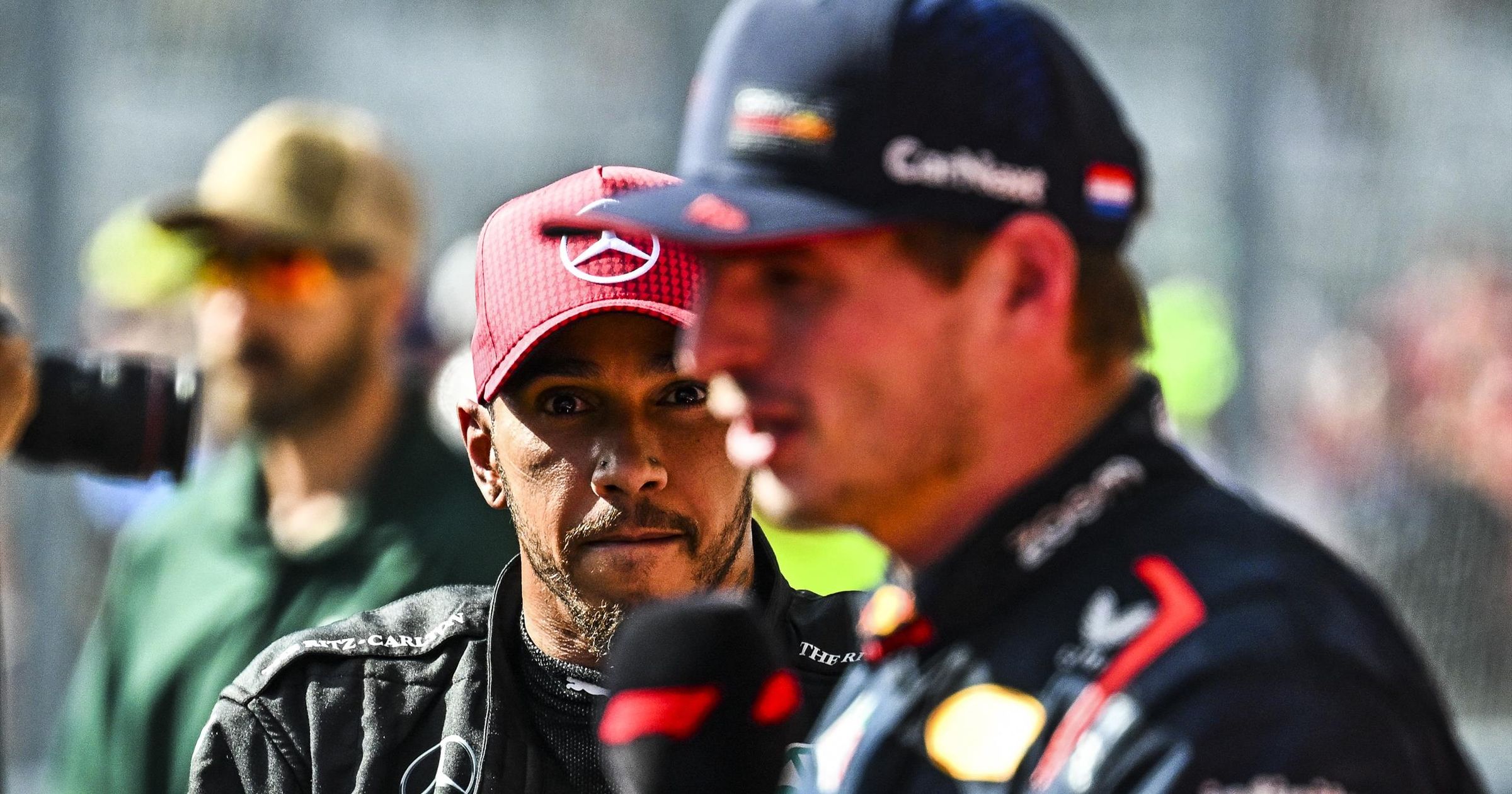 Hamilton: „Verstappen veszélyesen vezet, úgy, mintha rá nem vonatkoznának a szabályok”