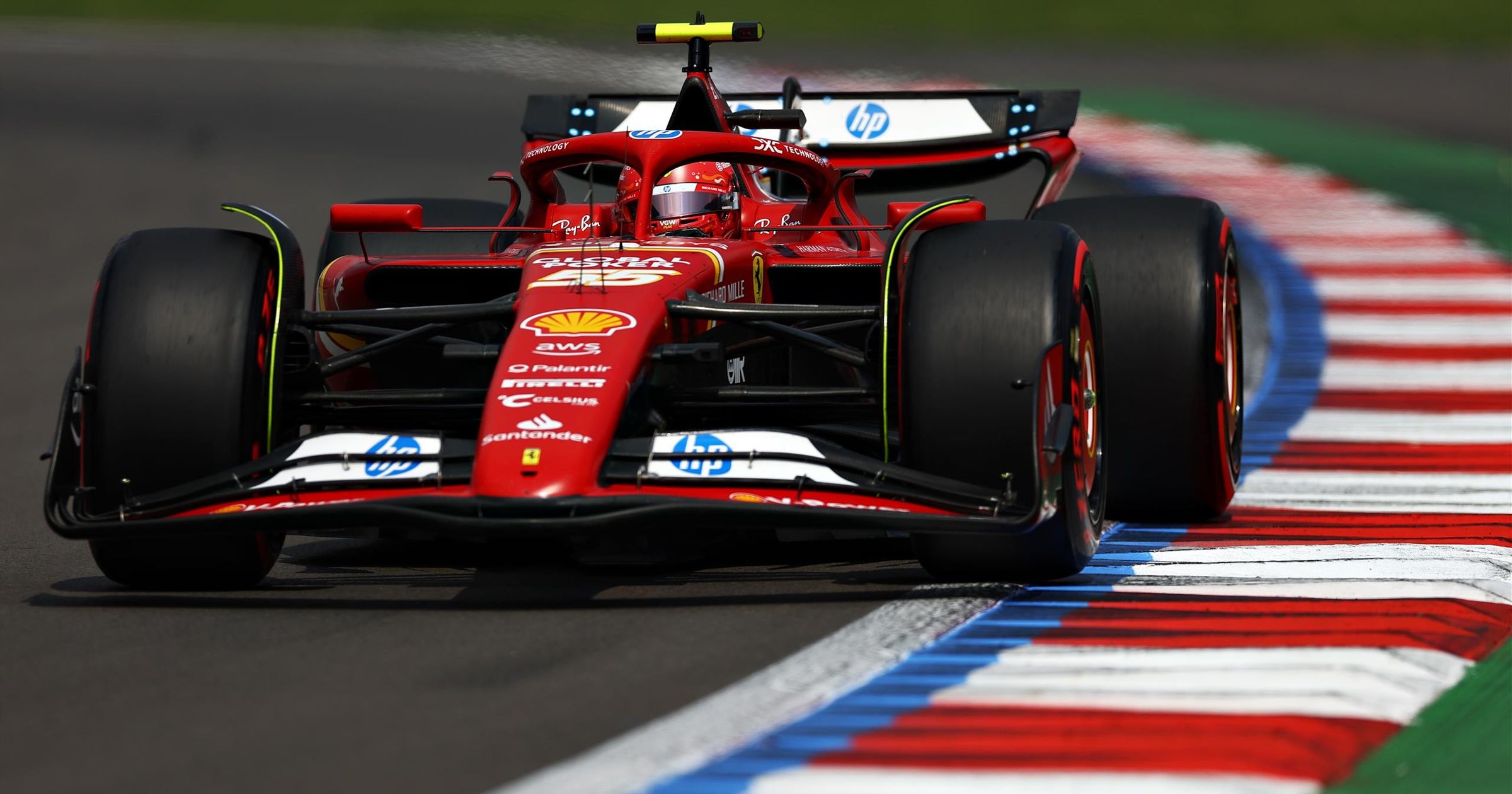 Sainz másik dimenzióban autózott, senkinek sem volt válasza a Ferrari tempójára az időmérőn