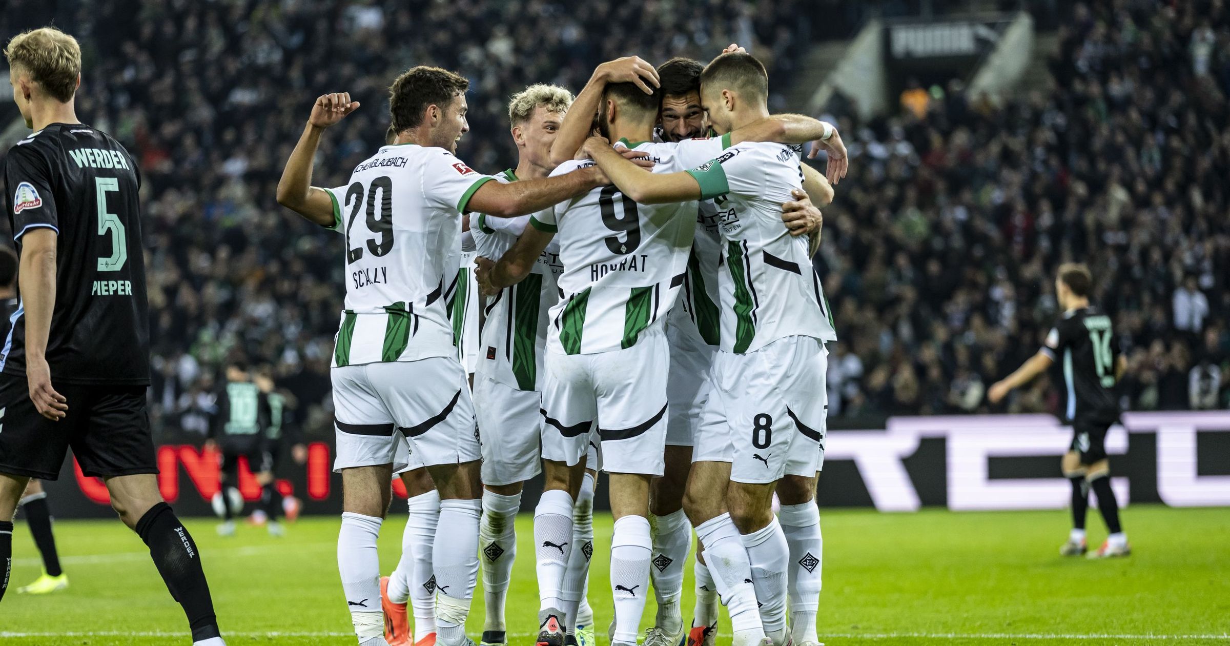 Borussia Mönchengladbach schlägt Werder Bremen deutlich und zieht in ...