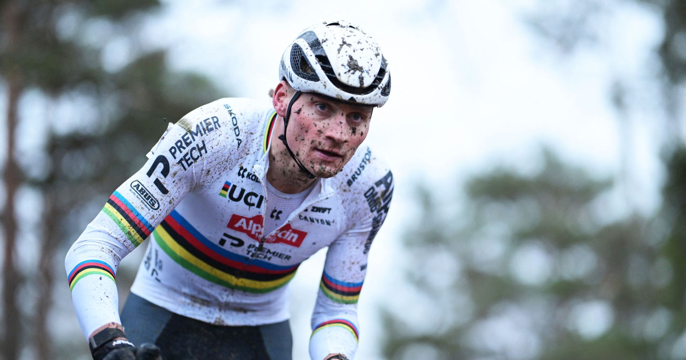 Valpartij en brutaliteit Emiel Verstrynge deren Mathieu van der Poel ...