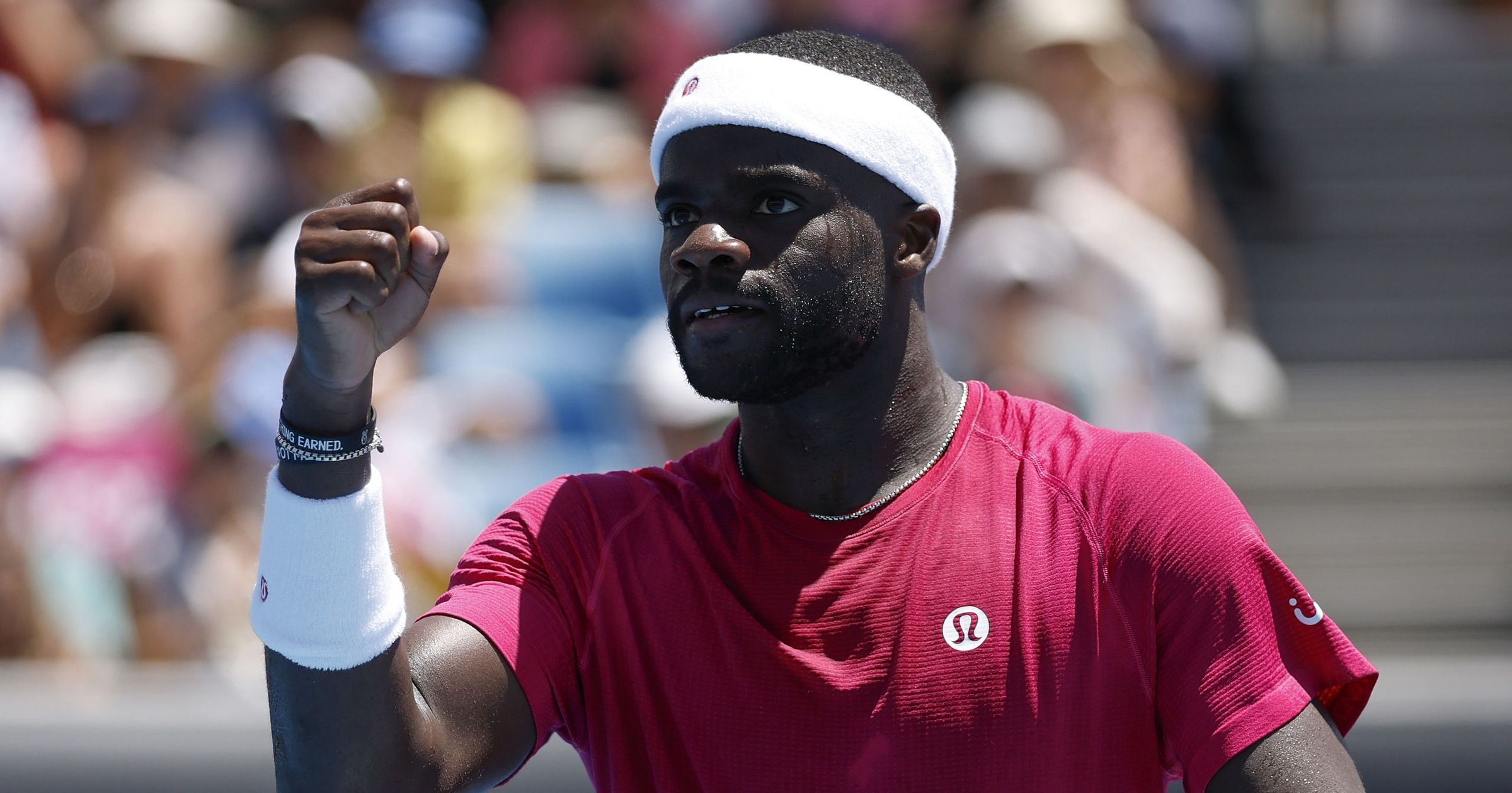 Australian Open 2025 Frances Tiafoe übergibt sich und gewinnt trotzdem