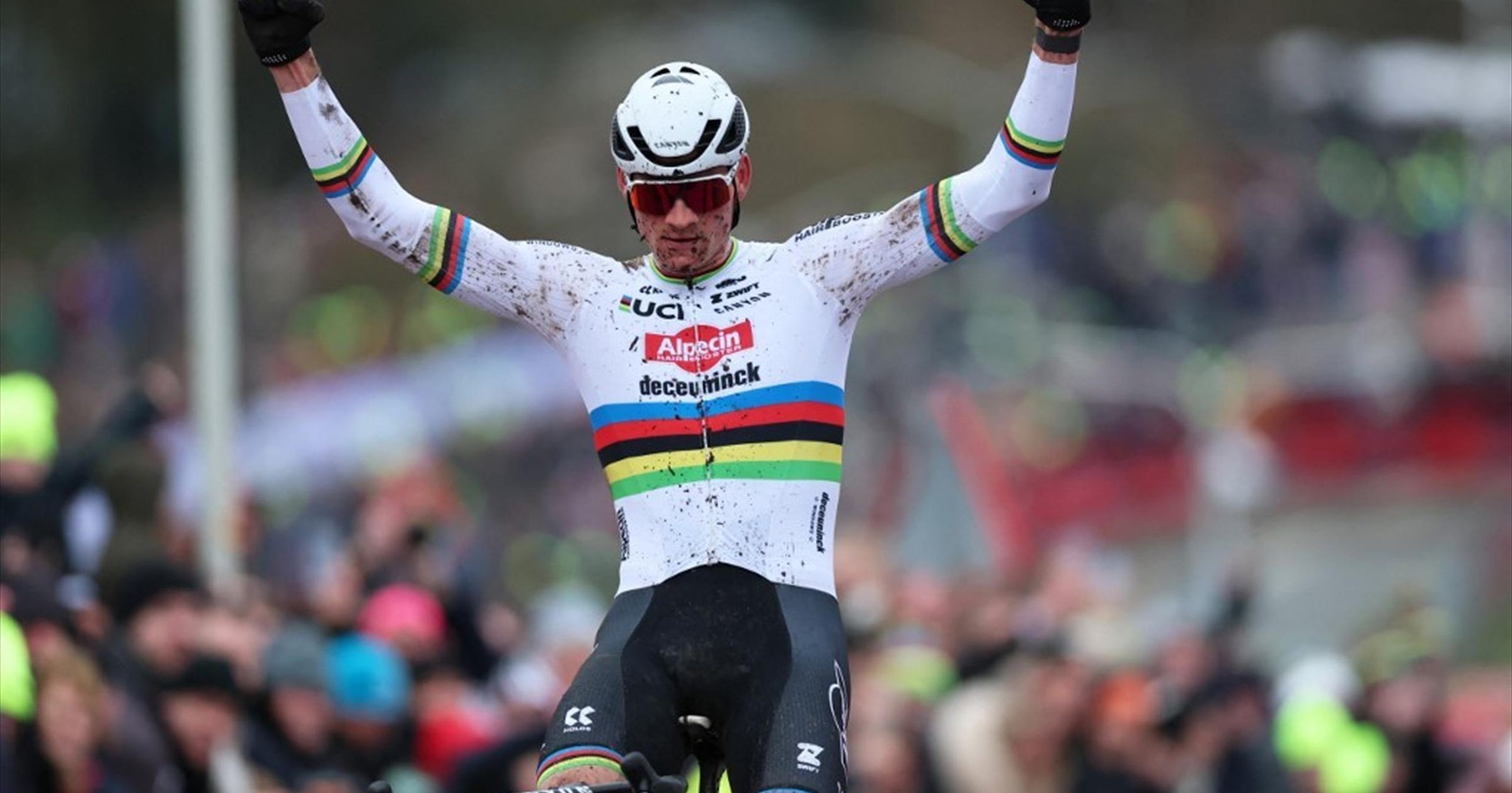 Csak a szokásos: Van der Poel a hetedik versenyét is simán megnyerte