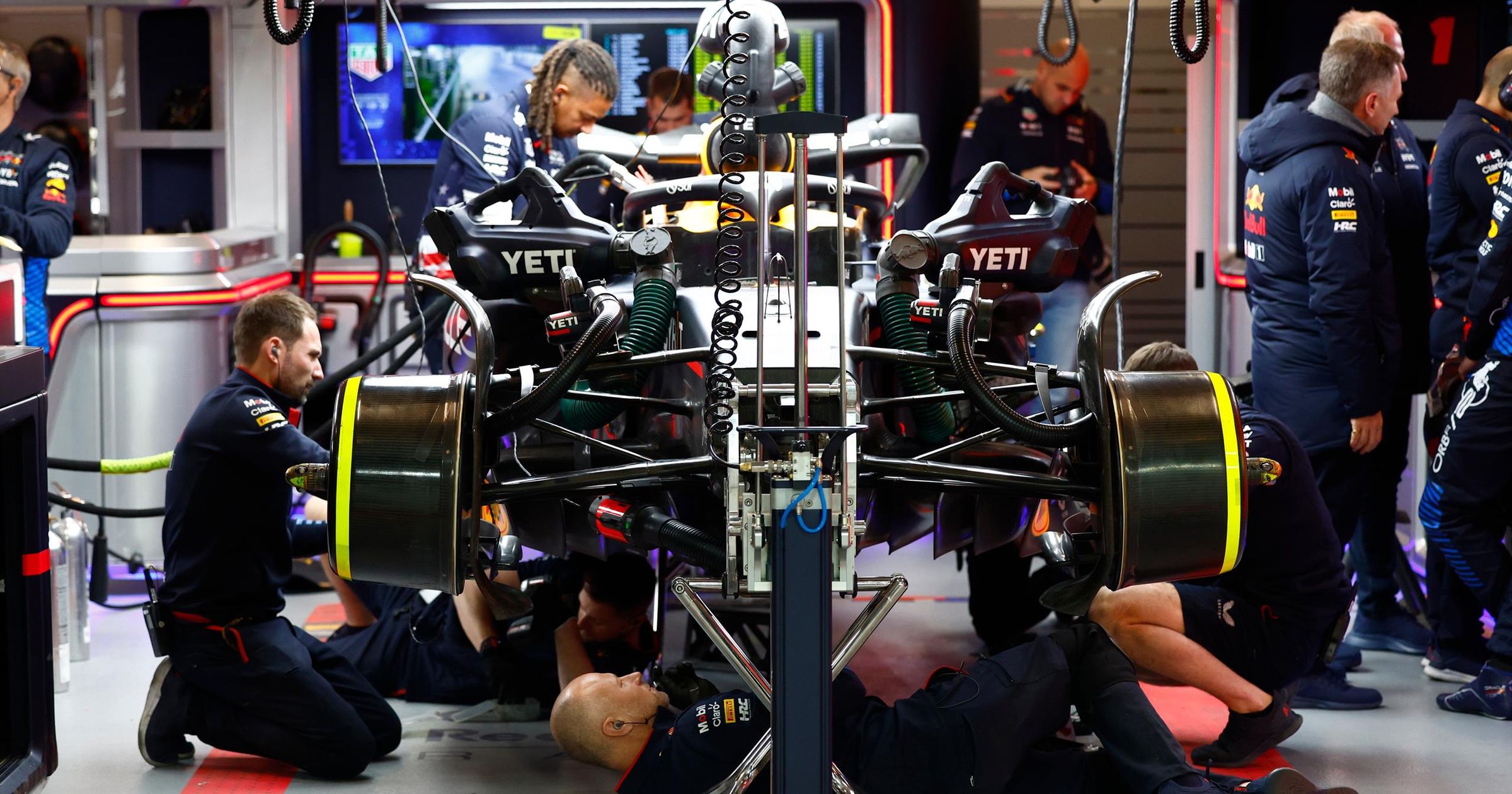 Nagy hátrányban a Red Bull, és van, amivel már nem is tud mit kezdeni