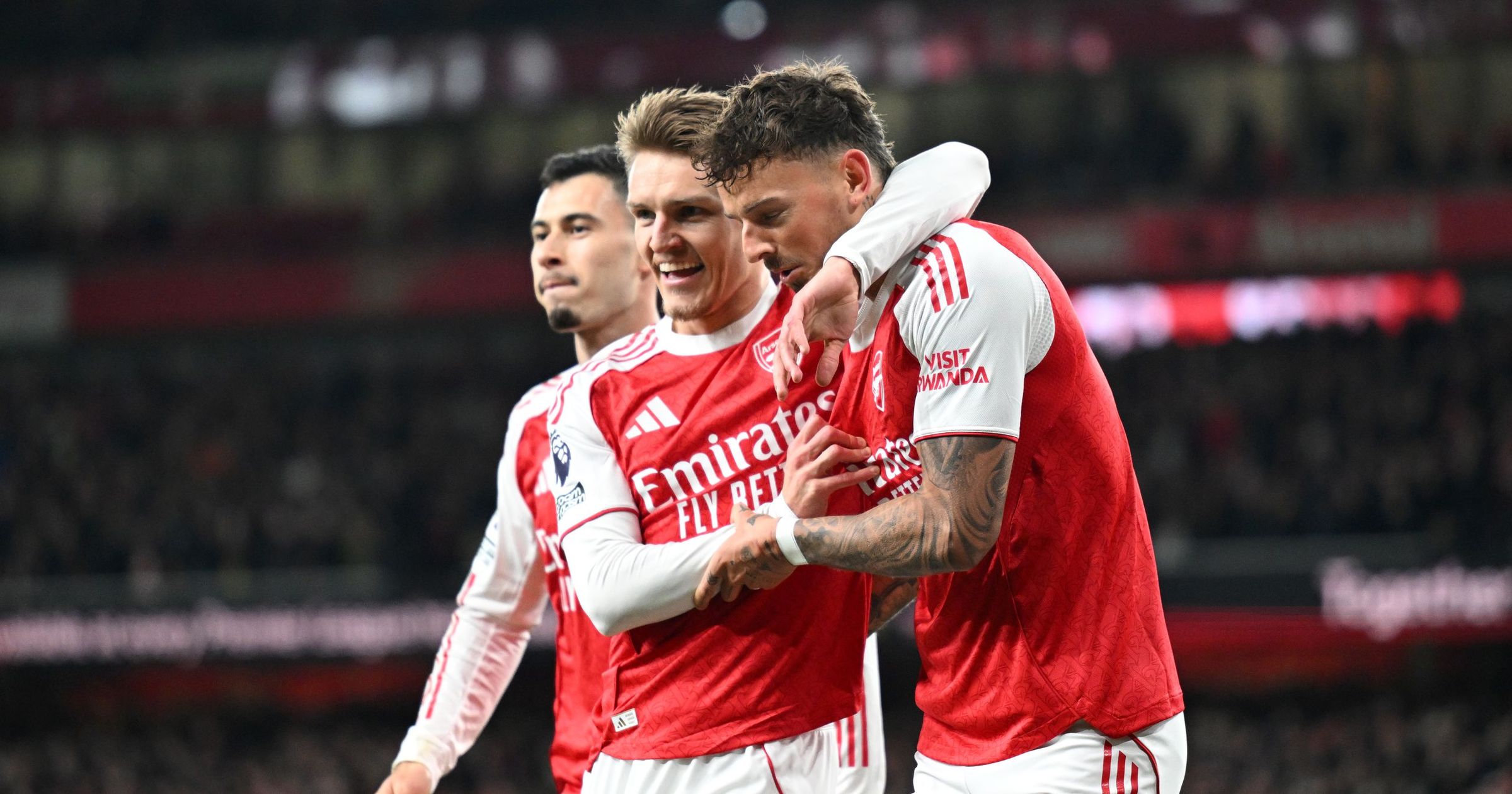 Arsenal, trop forte tête