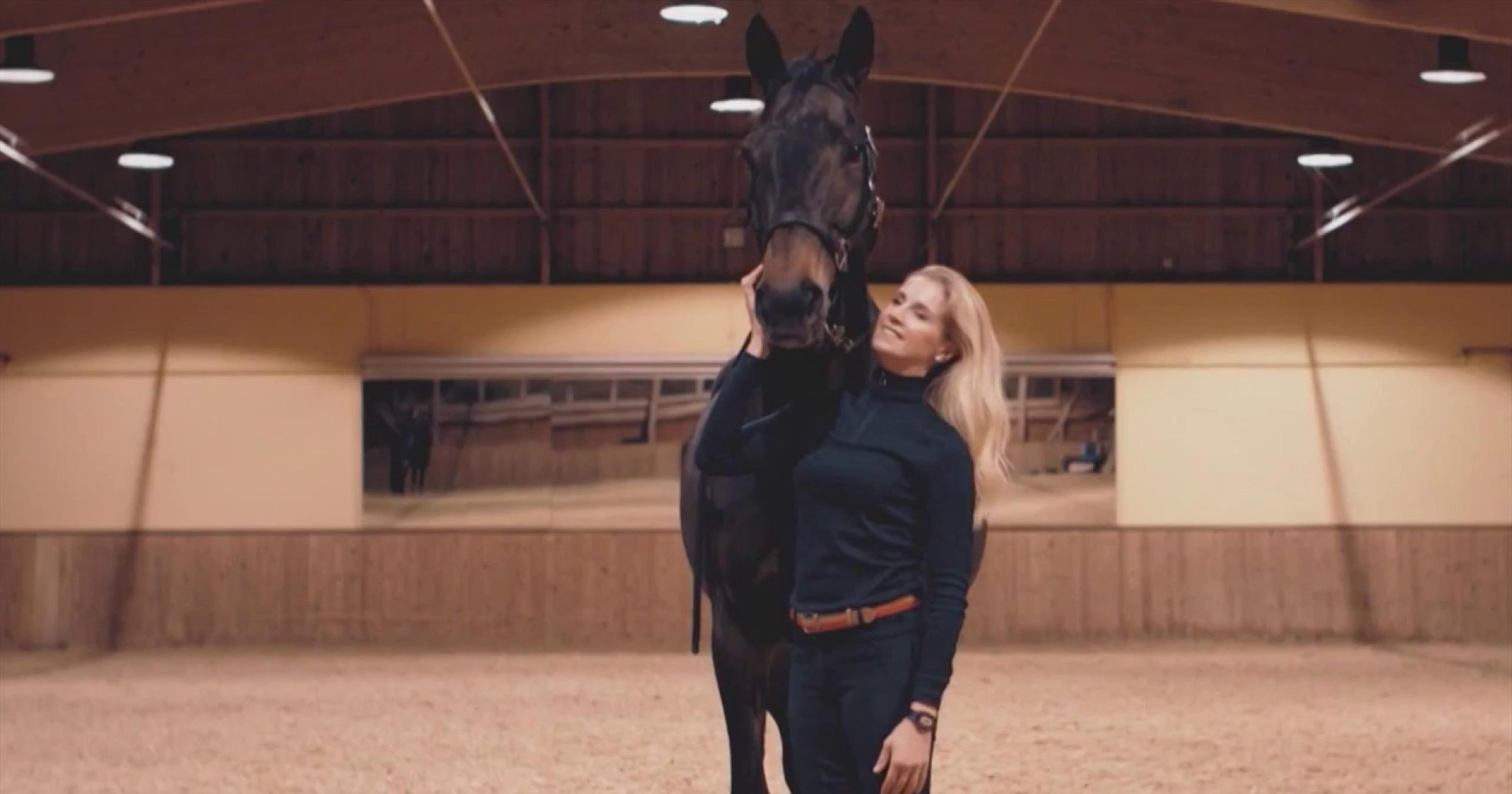 Olympia 2024: Olympiasiegerin Jessica von Bredow-Werndl ganz privat in ...