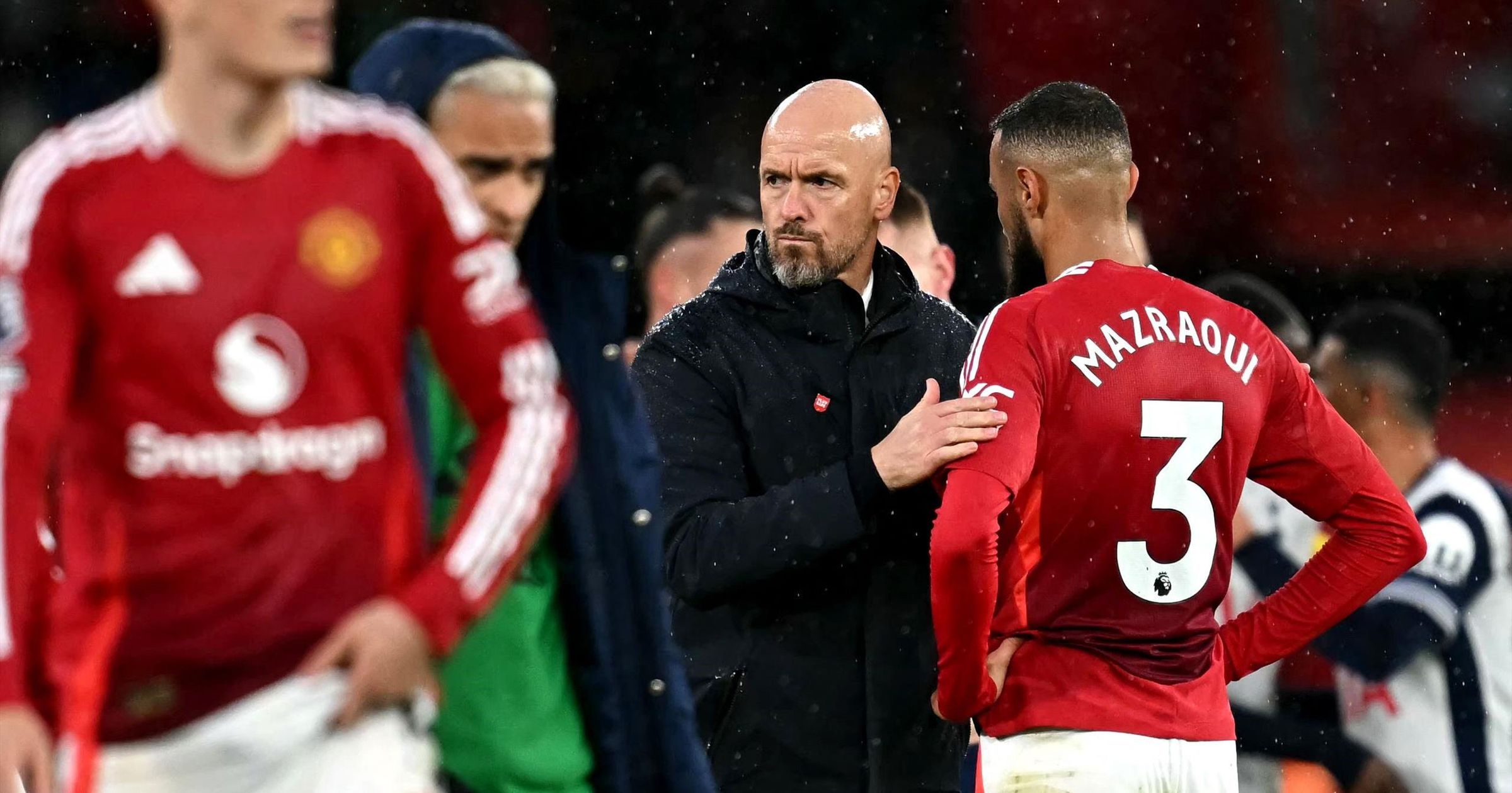 A nagy Ten Hag-fordulat: a trófeák után a fejlődésre hivatkozva mentené meg az állását