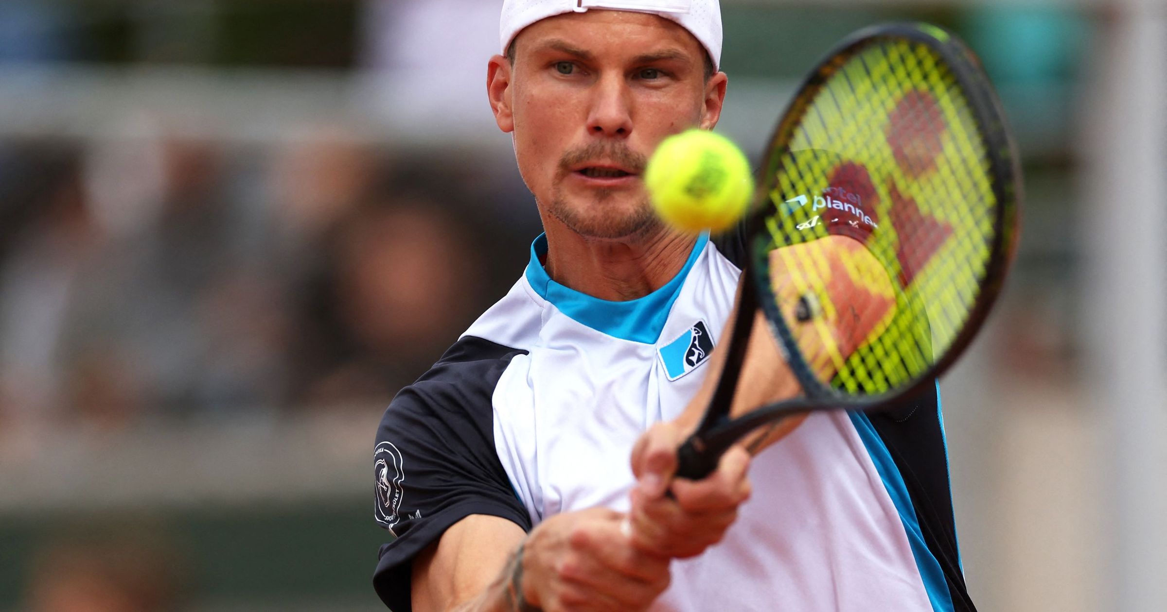 Fucsovics Márton sima háromszettes győzelemmel jutott tovább a Roland Garroson