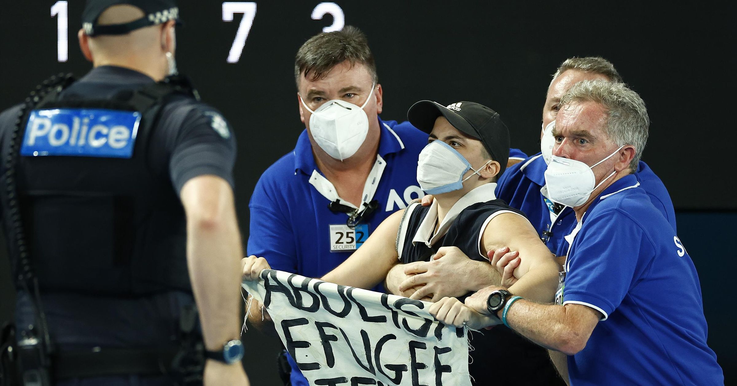 Australian Open: Protest-Aktion im Finale zwischen Rafael Nadal und ...