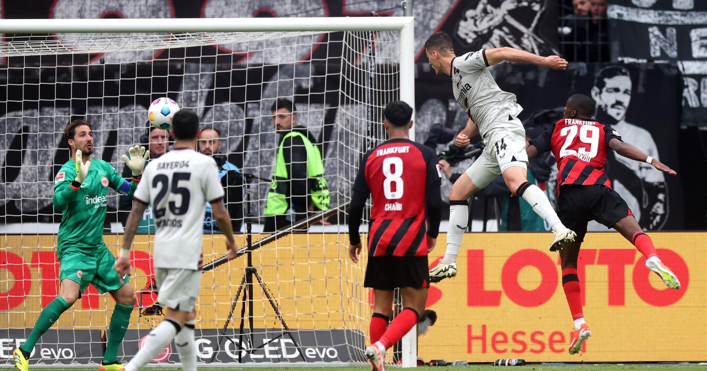Il Bayer Leverkusen vince ed eguaglia il record del Benfica: 48 ...