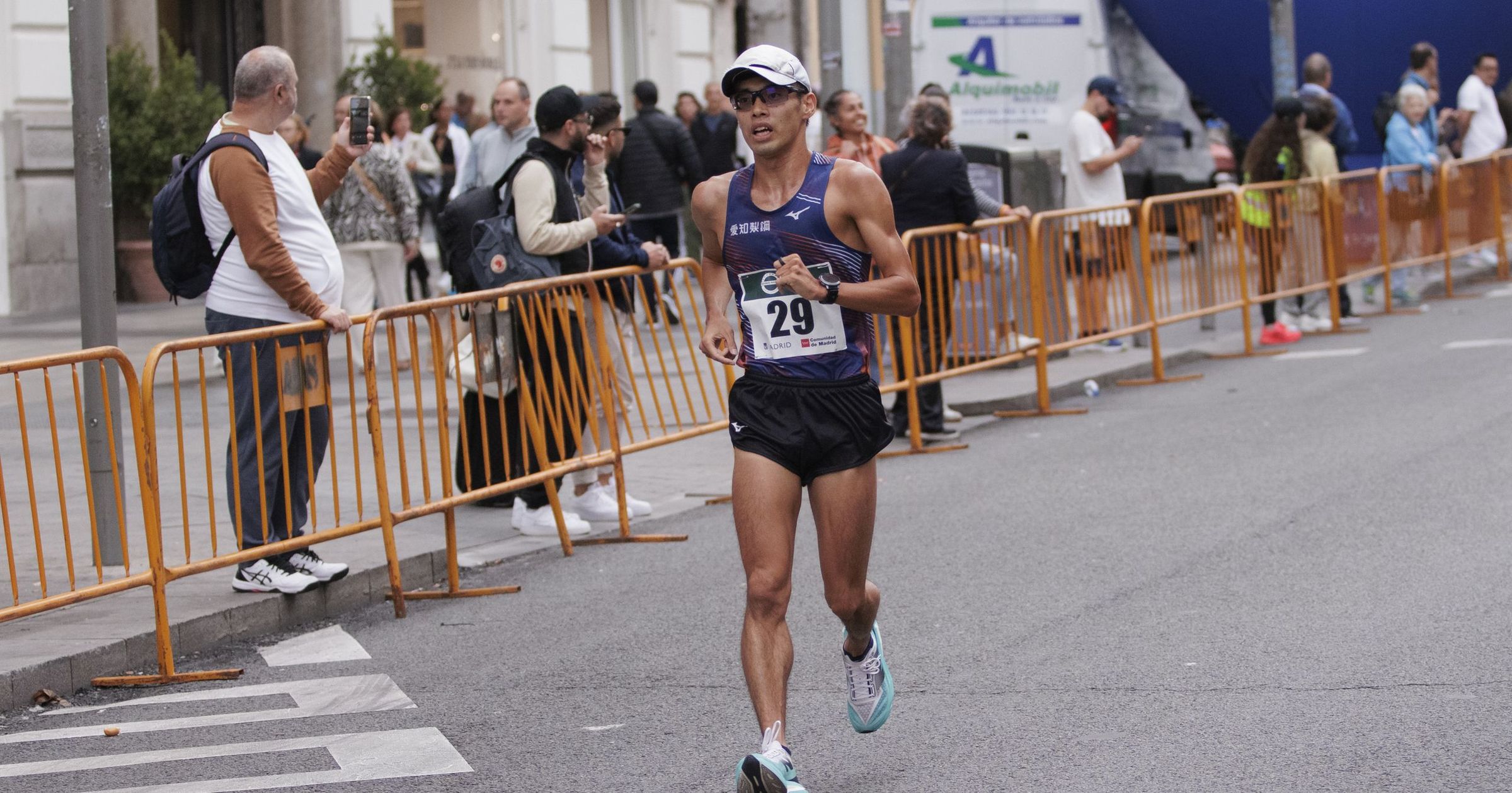 Weltrekord! Geher Toshikazu Yamanishi verbessert Bestmarke - Japaner 26 ...