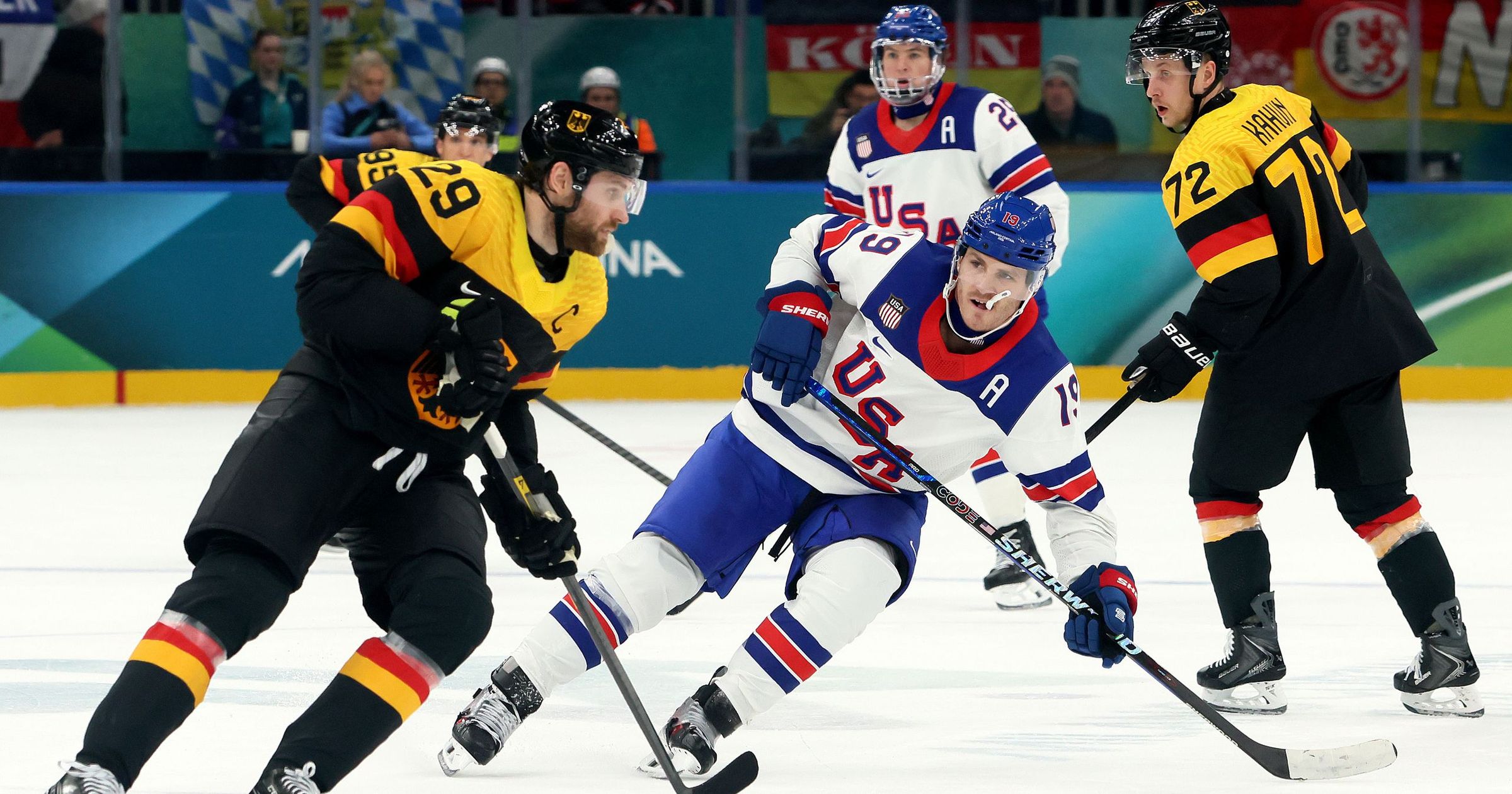 Véget ért a csoportkör: az amerikaiak csatlakoztak a negyeddöntőben Kanada, Szlovákia és Finnország mellé az olimpia hokitornáján Kép