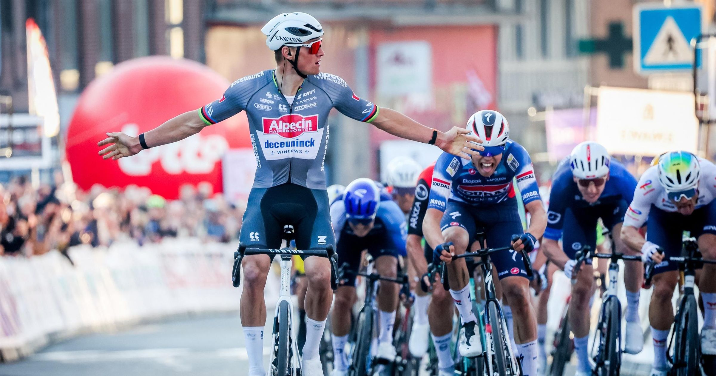 Normál mez, de a régi erő - Van der Poel is megnyerte az első idei versenyét