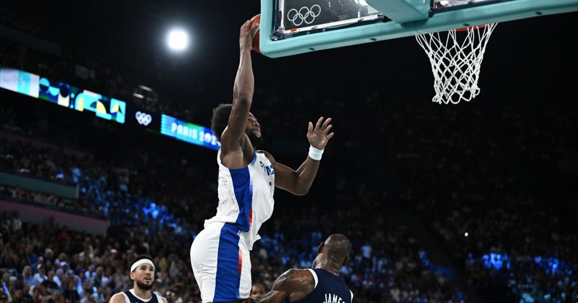 Finale France USA Le dunk phénoménal de Guerschon Yabusele sur LeBron James en vidéo Vidéo