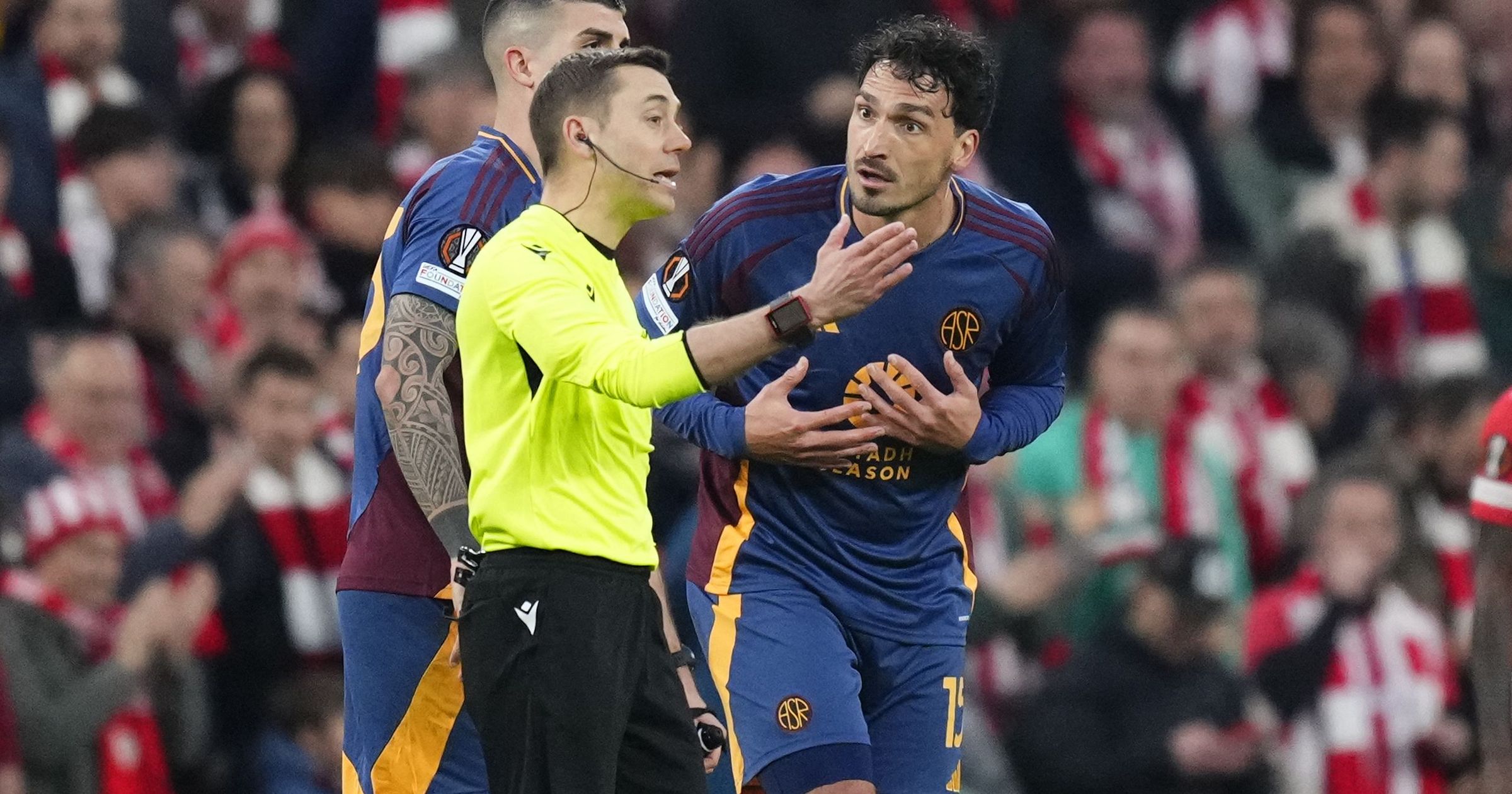 Mats Hummels Red Card Horror: Ex-BVB Star’s Early Exit in Round of 16; Rome’s Bilbao Defeat