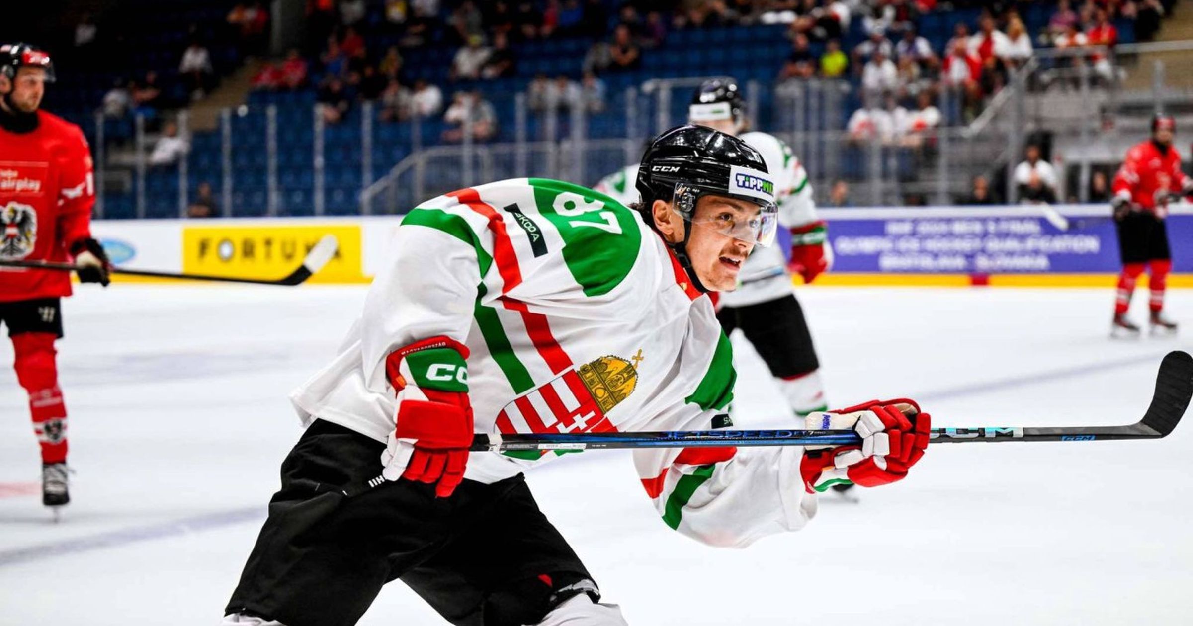 "Nem szeretnék leragadni" - Jobban van a vb-n agyrázkódást szenvedett magyar csatár