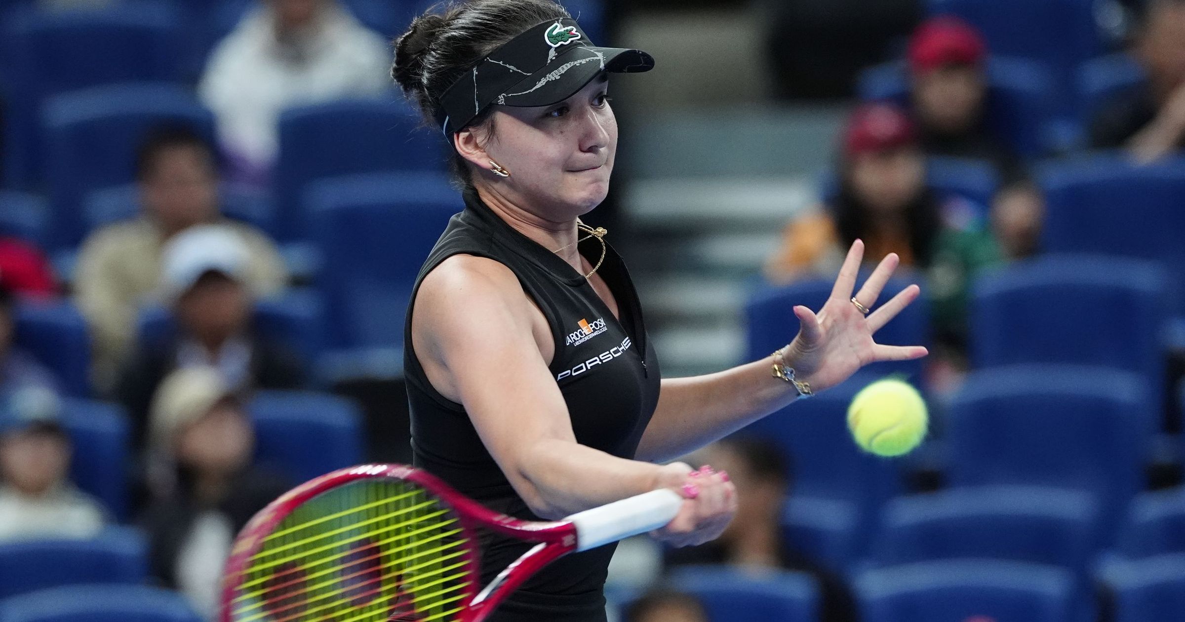 Eva Lys retires against 16-year-old Sun Xinran at Beijing WTA tournament
