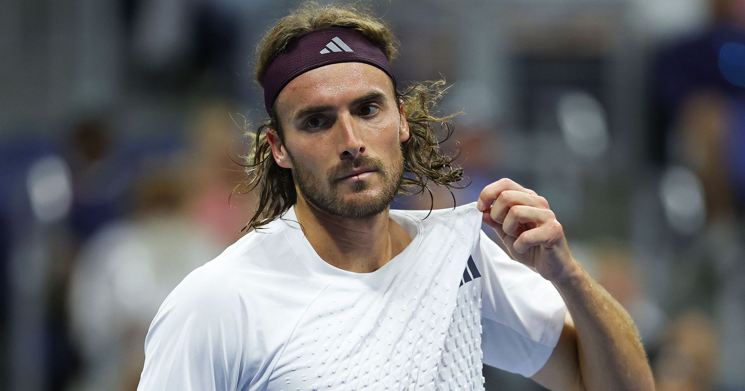 Stefanos Tsitsipas rivela: "Un tassista a New York mi ha chiesto di dire a Stefanos di non andare in bagno di continuo come se stesse cercando Narnia"