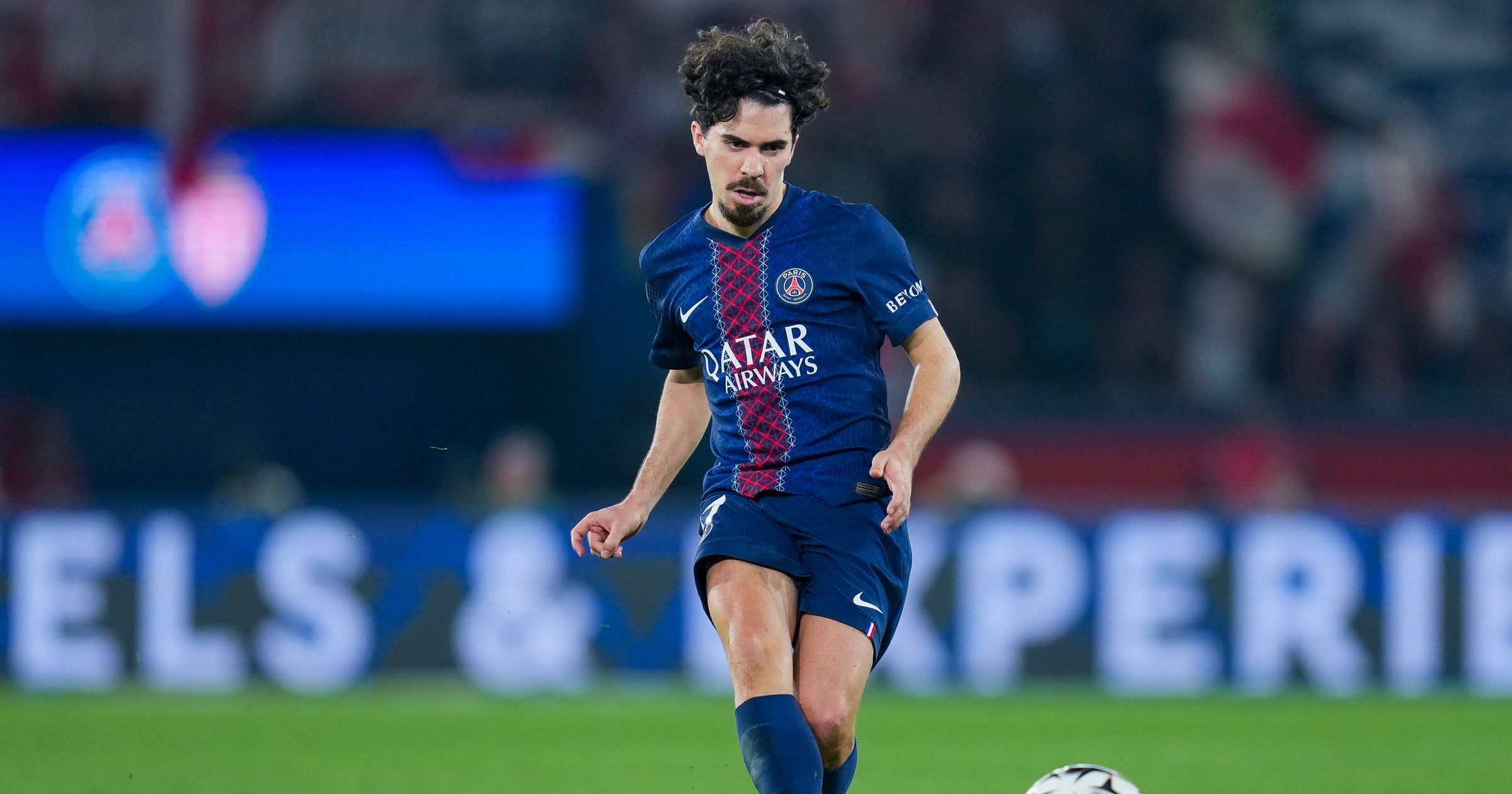 Victime d'une inflammation à un talon, Vitinha préservé avant le Bayern 