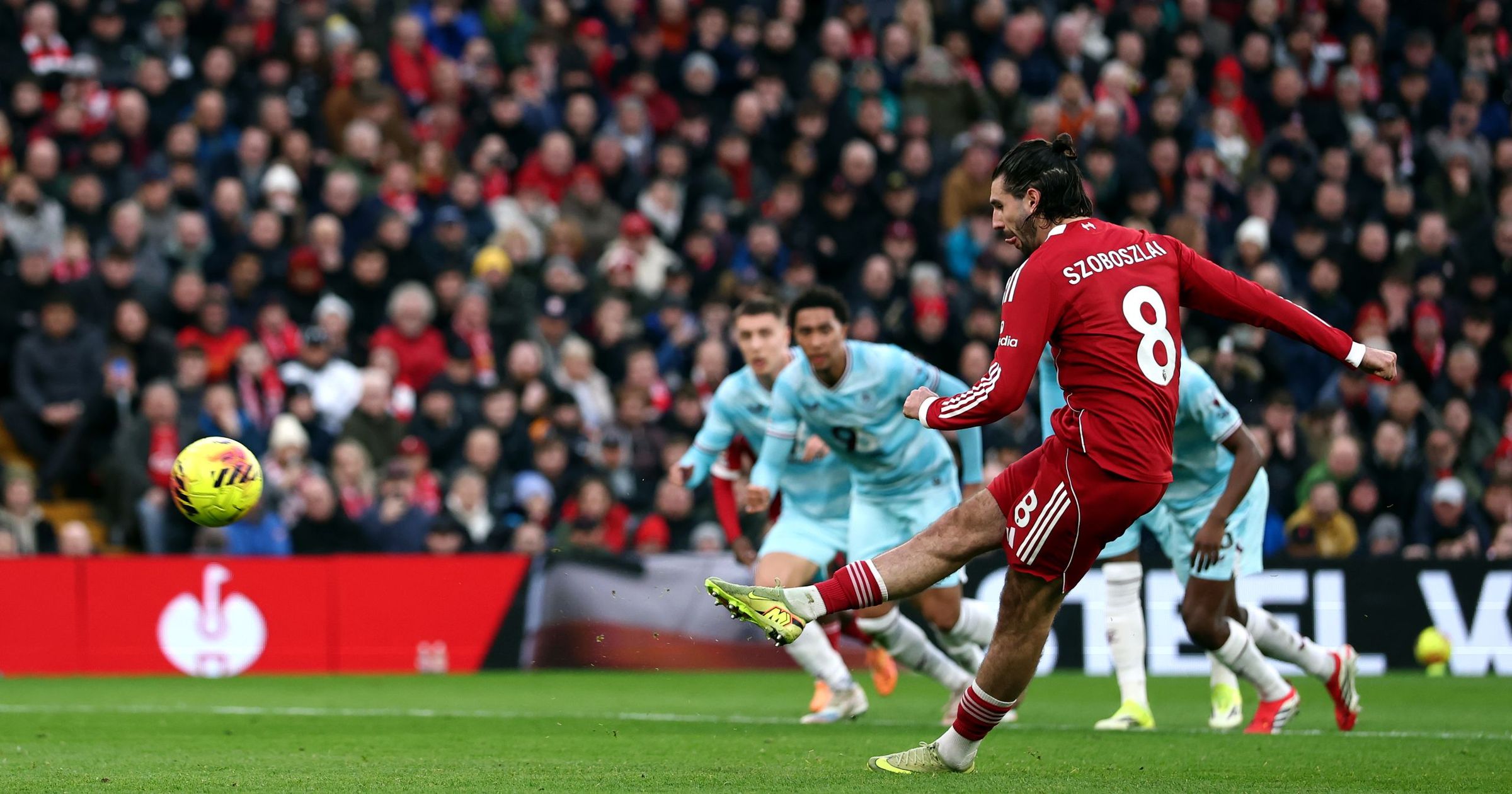 Szoboszlai Dominik büntetőt hibázott, csak egyetlen pontot tudott szerezni a Liverpool a Burnley ellen Kép