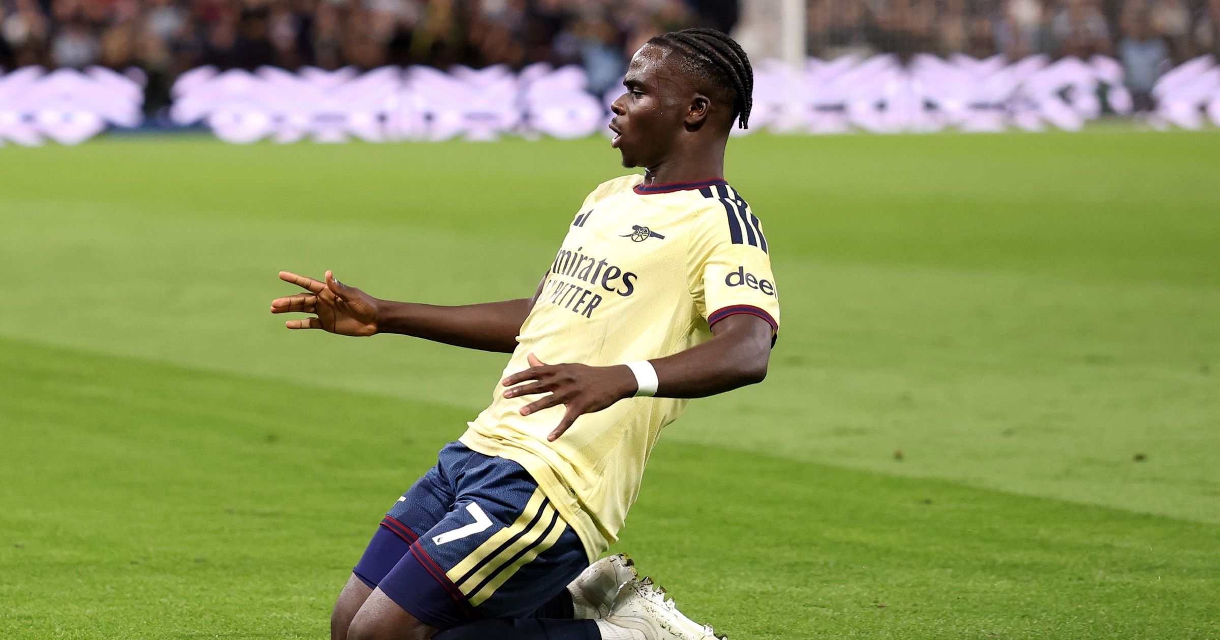 Bukayo Saka Fires Arsenal to Victory Against Aston Villa