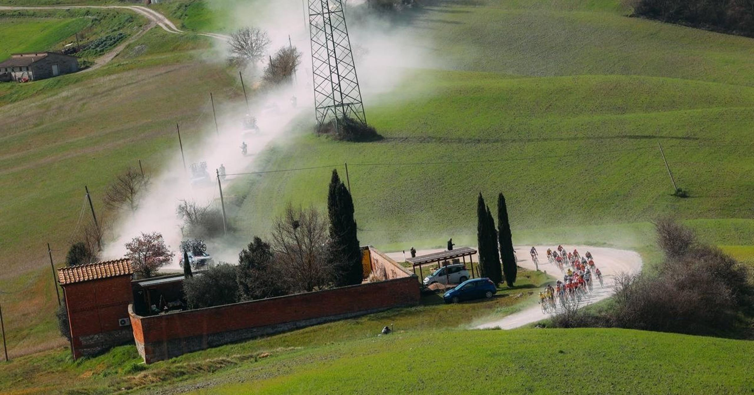 Legendás nőnapi Strade Bianche: hibátlan Vollering, legendás van der Breggen, hősies