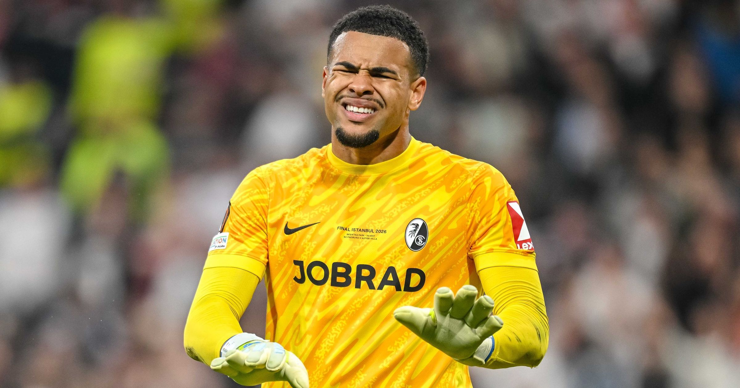 SC Freiburg: Torhüter Noah Atubolu fehlt im Conference-League-Kader ...