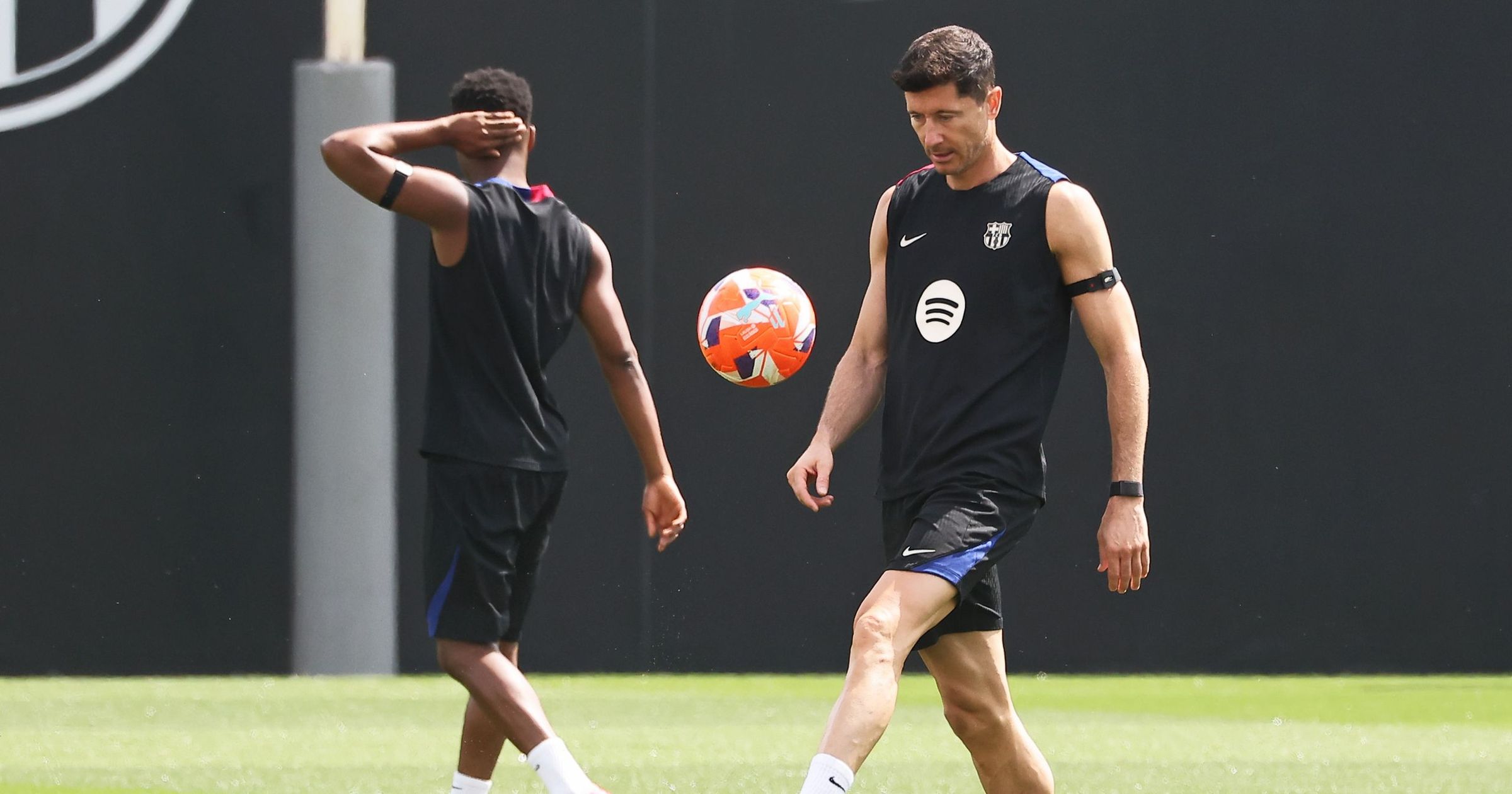 Robert Lewandowski powrócił do treningów z zespołem Barcelony ...