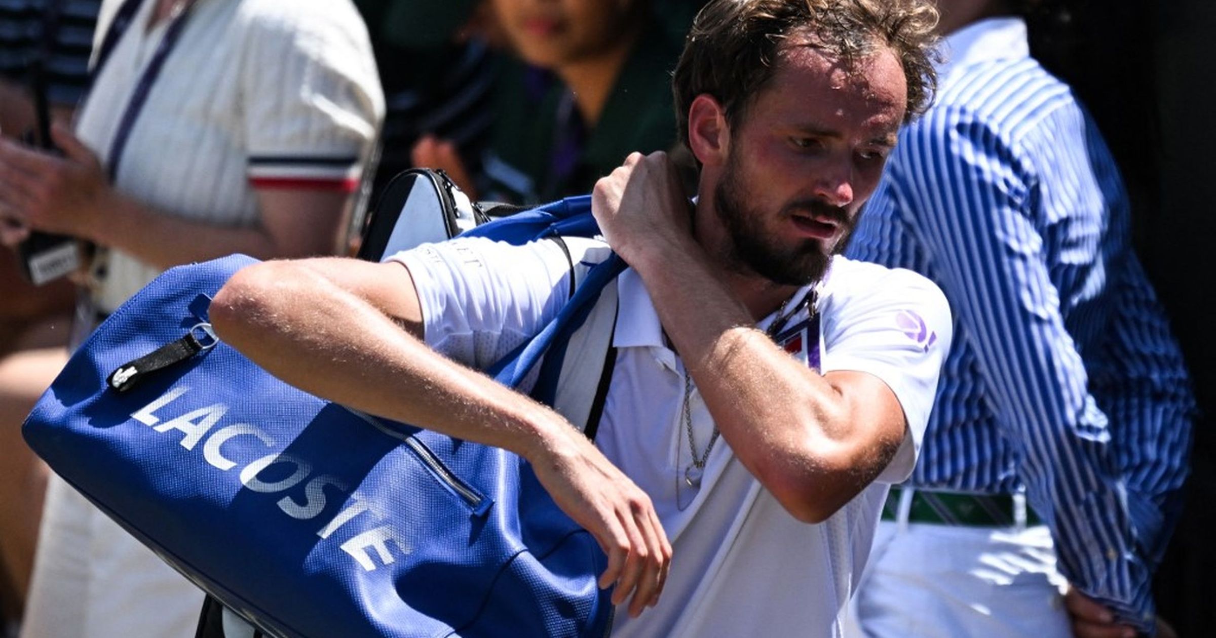 Medvedev rögtön a wimbledoni nyitókörben kiesett, videón Bonzi meccslabdája!