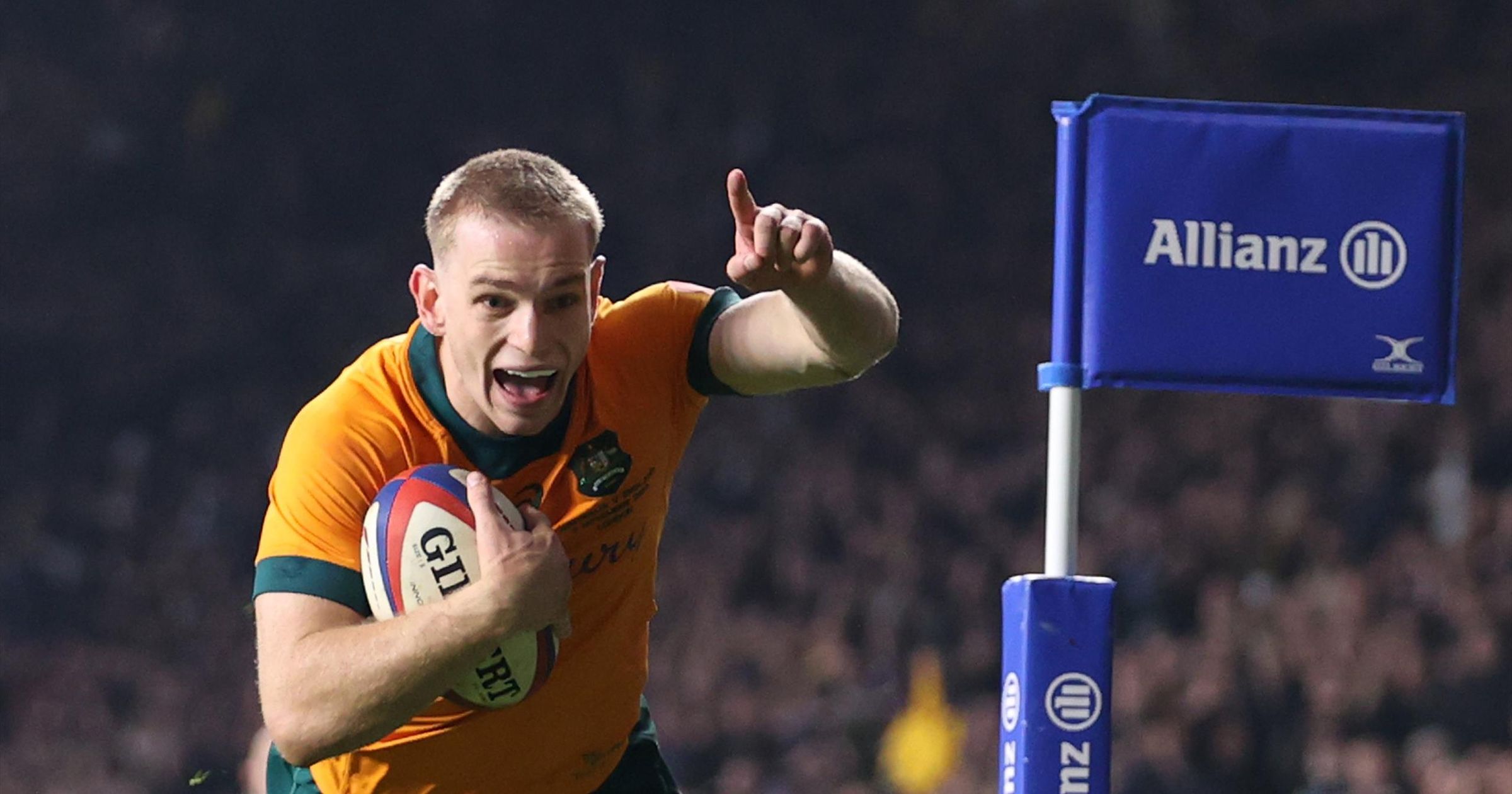Australia stun England with last-minute try in thrilling Twickenham finale