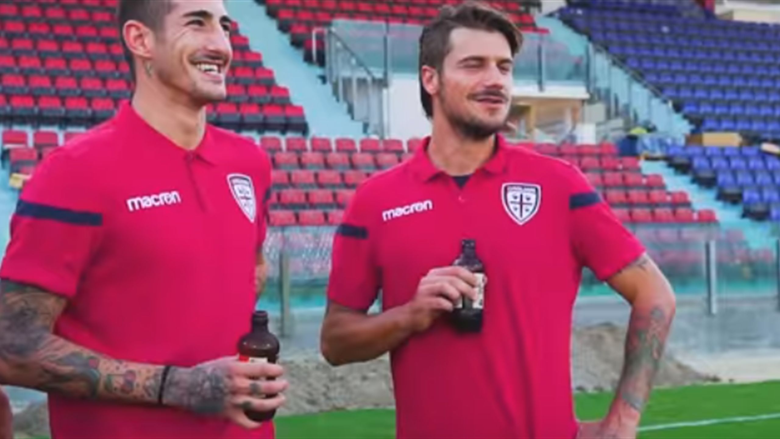 futbolisty kalyari podognali pivka