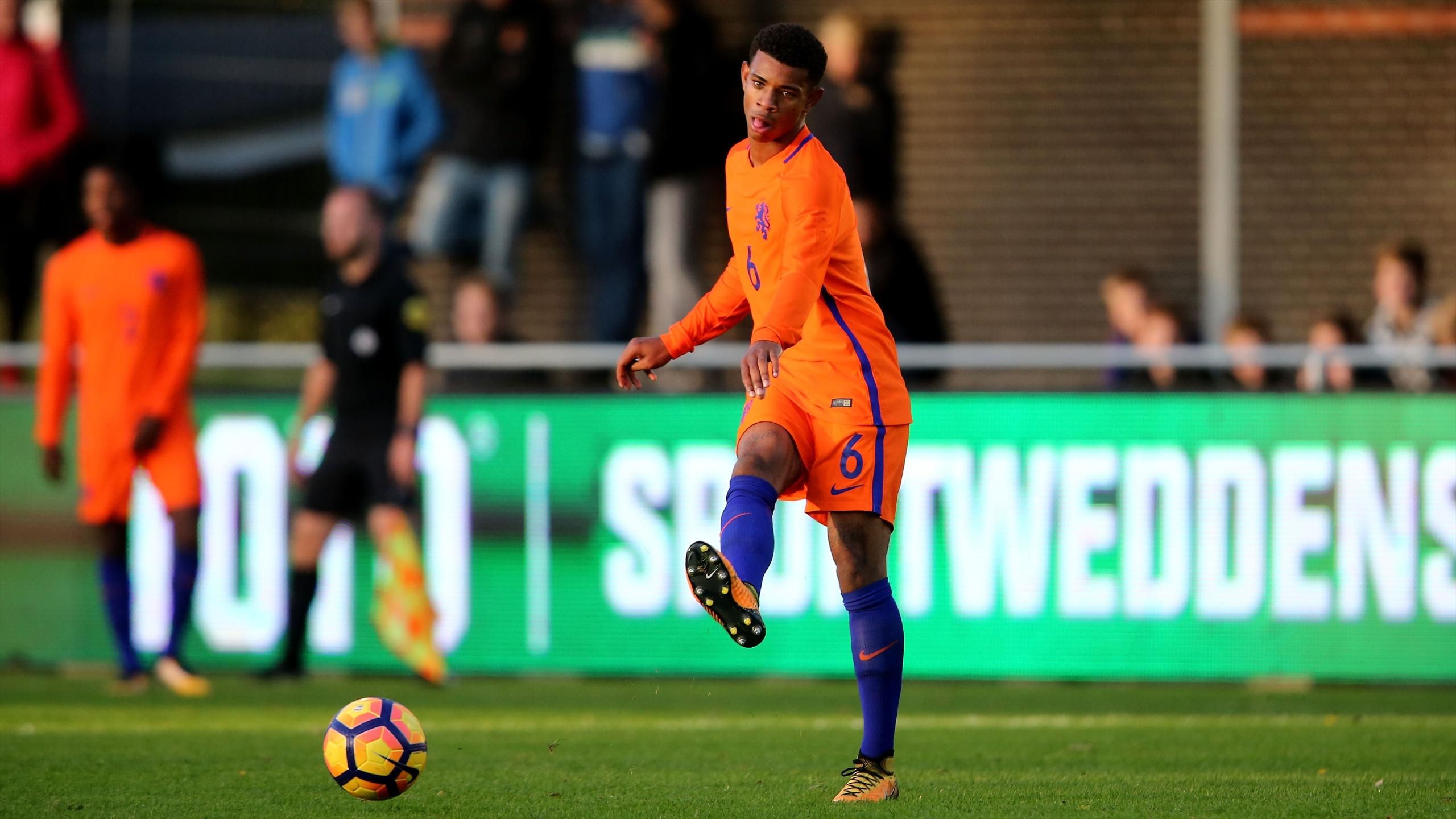 Huddersfield Sign Dutch Midfielder Juninho Bacuna From Groningen Eurosport