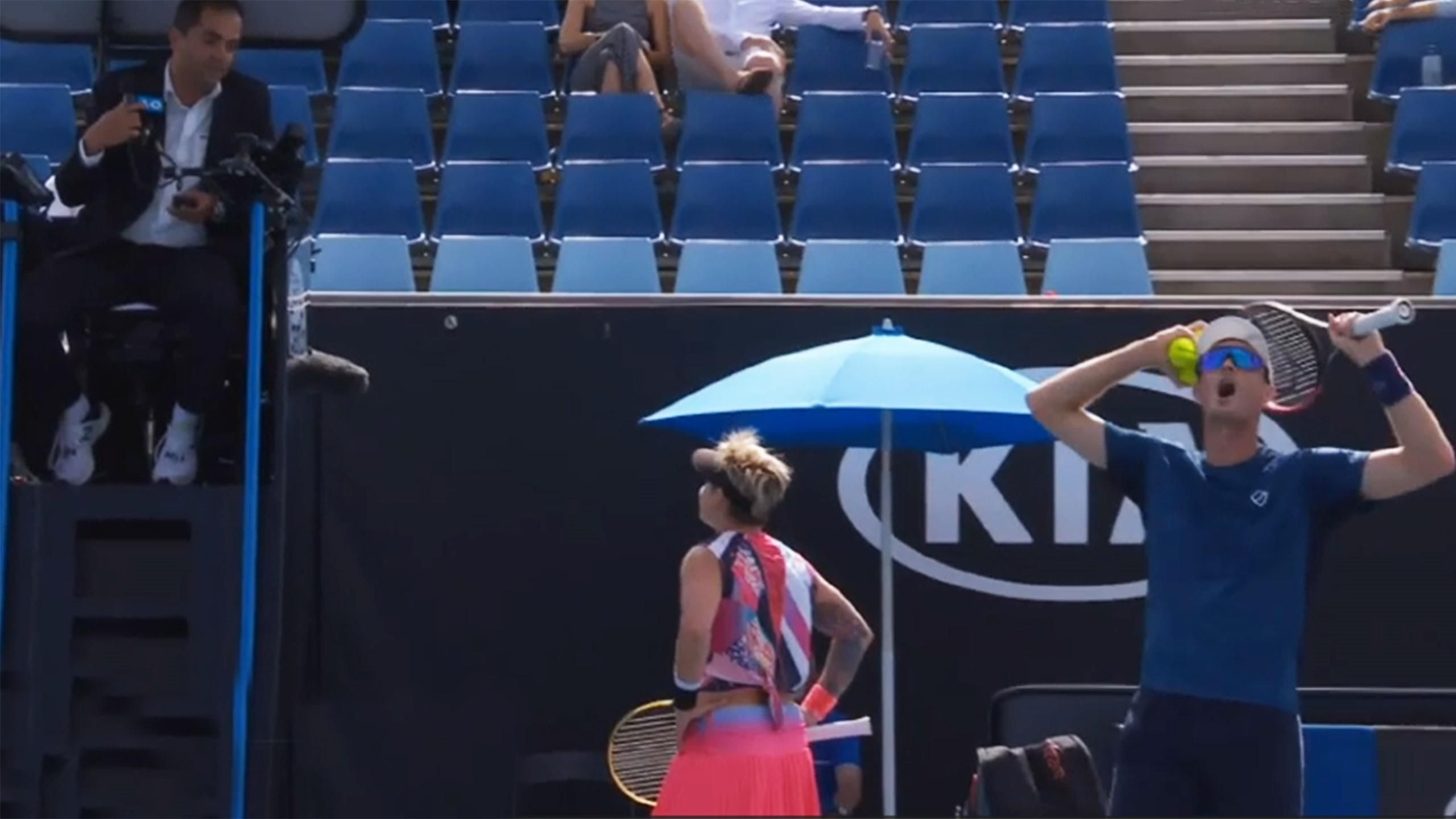 Australian Open 2020 Chaotische Szenen Bei Mattek Sands Murray Strycova Melo Eurosport
