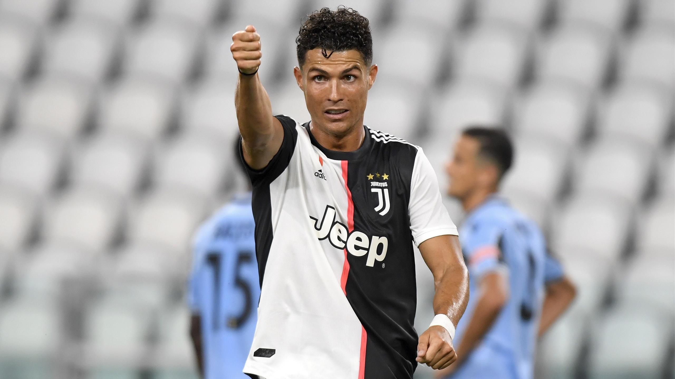 Cristiano Ronaldo Fur Edin Dzeko Als Sturmpartner Bei Juve Eurosport