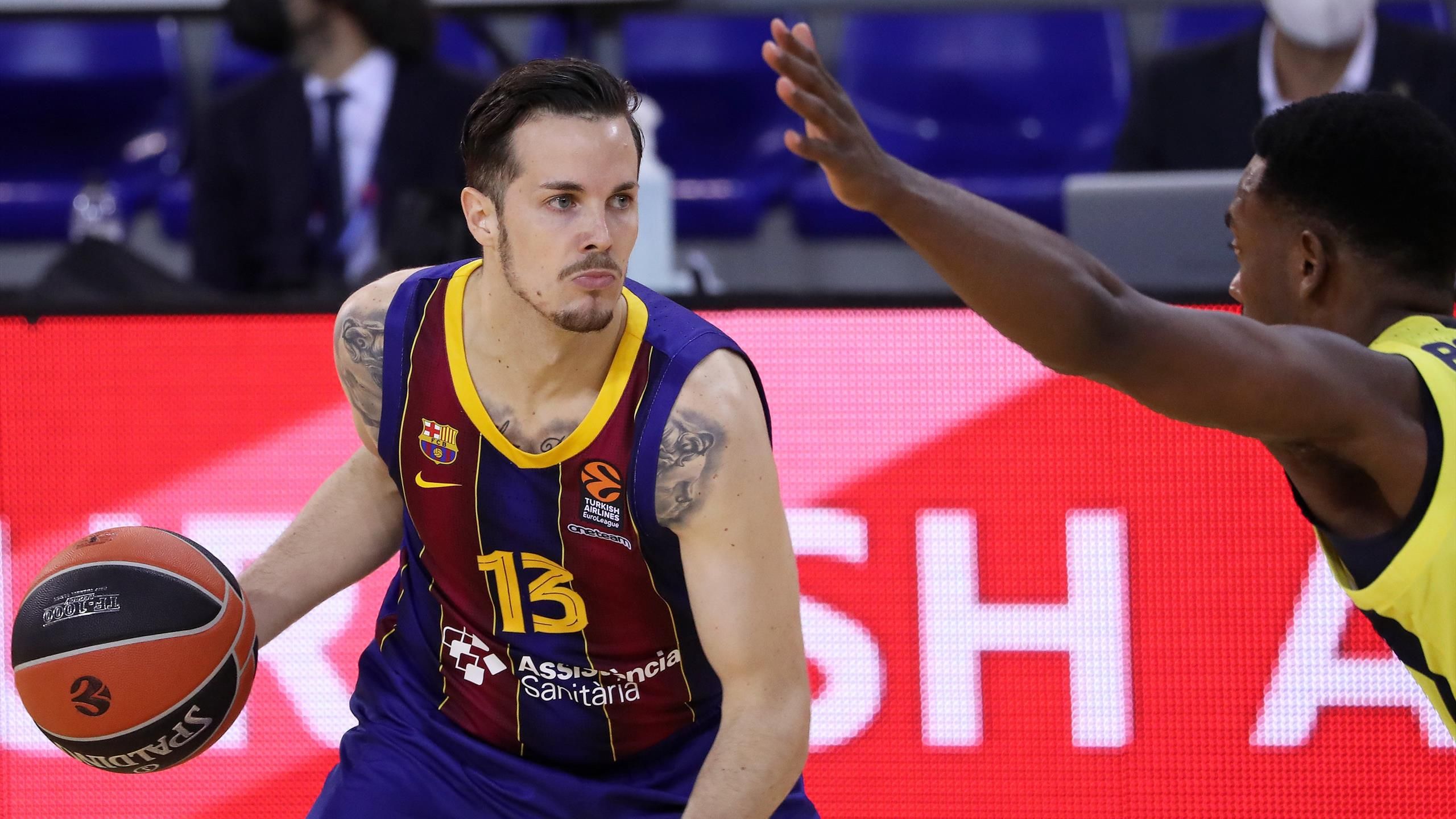 Fc Barcelona Lasst Star Am Istanbuler Flughafen Stehen Eurosport