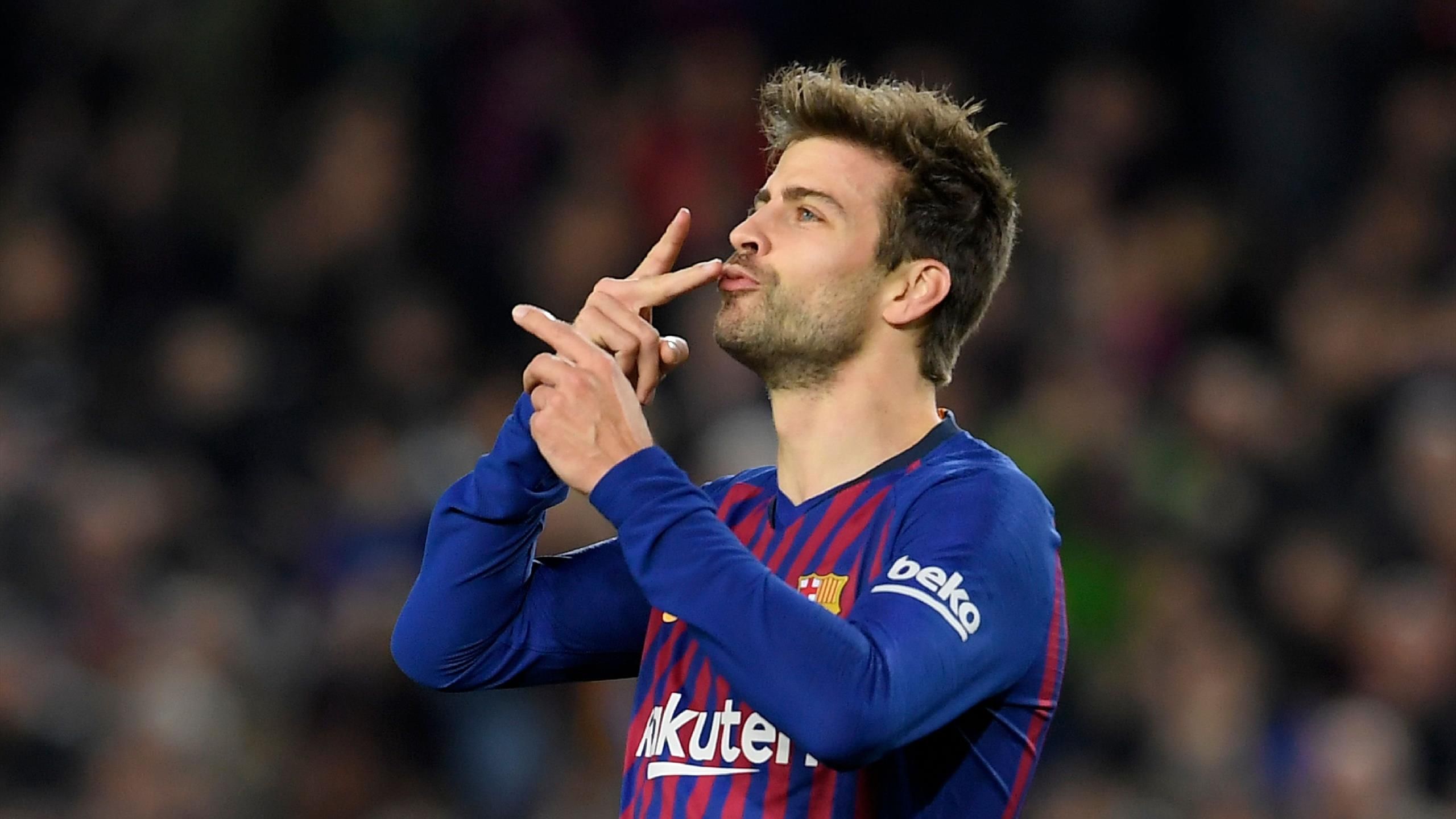 Gerard Pique And Samuel Umtiti Refuse To Leave Barcelona As Neto Asks To Quit Paper Round Eurosport