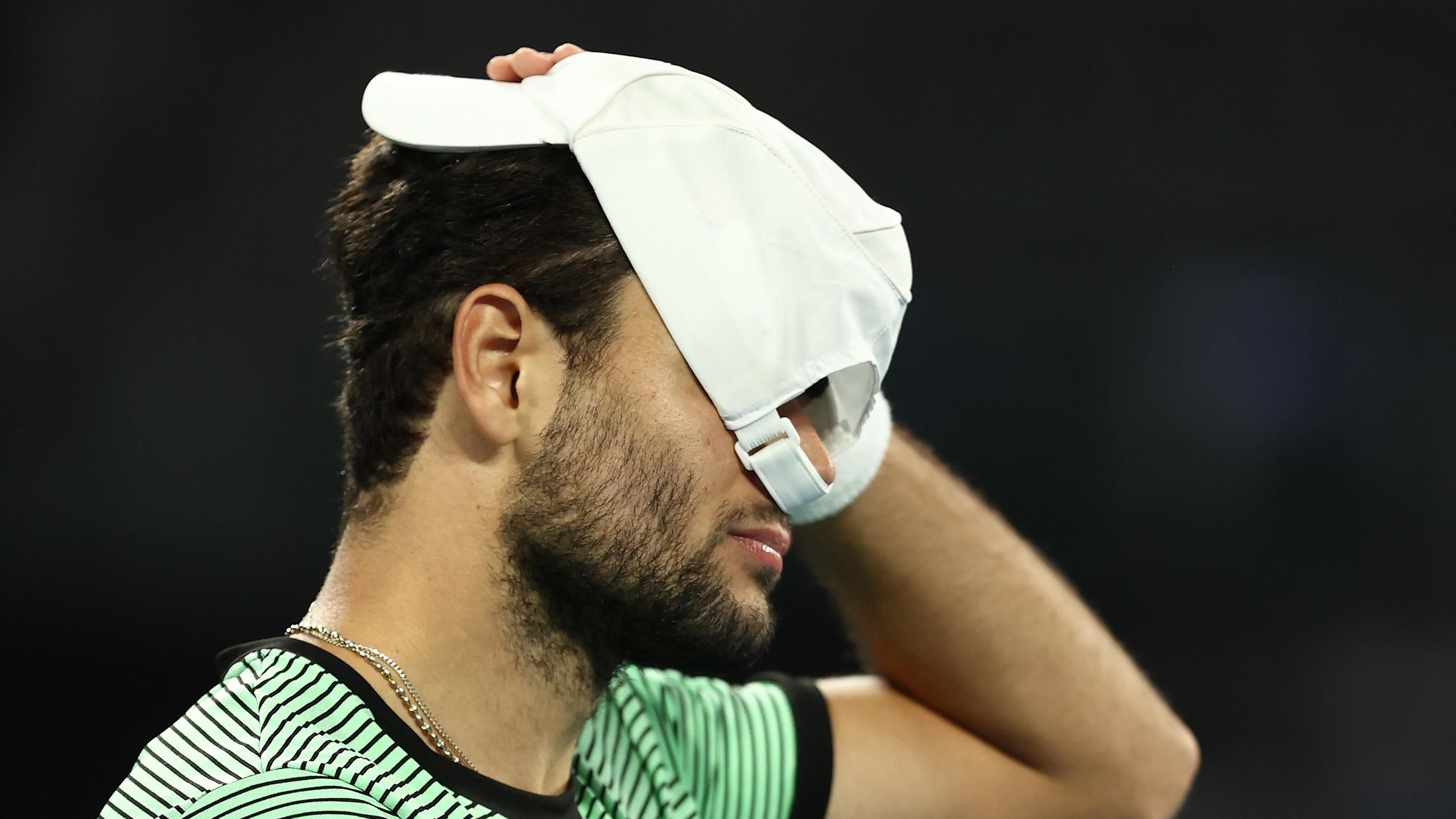 Matteo Berrettini Gibt Vor Achtelfinale Gegen Stefanos Tsitsipas Verletzt Auf Eurosport