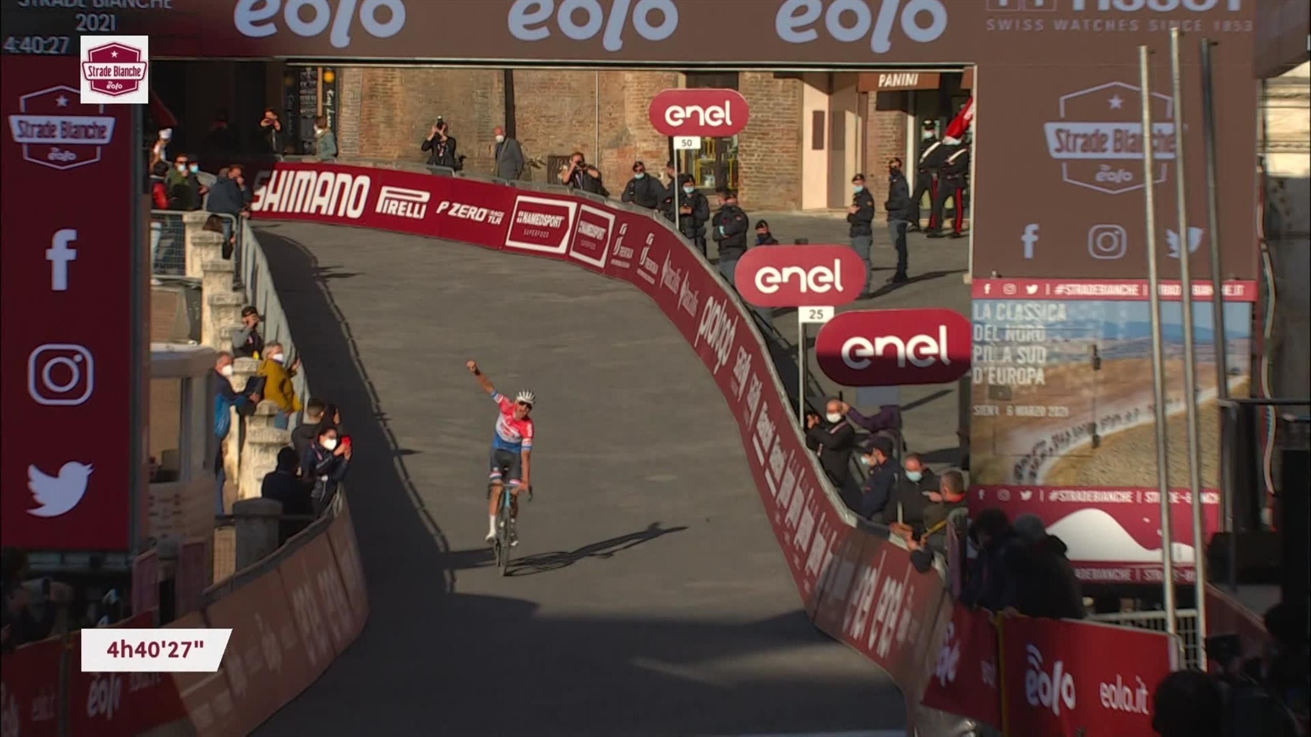 Strade Bianche 2021 Cycling Video Legendary Mathieu Van Der Poel Seals Remarkable Win Cycling Video Eurosport