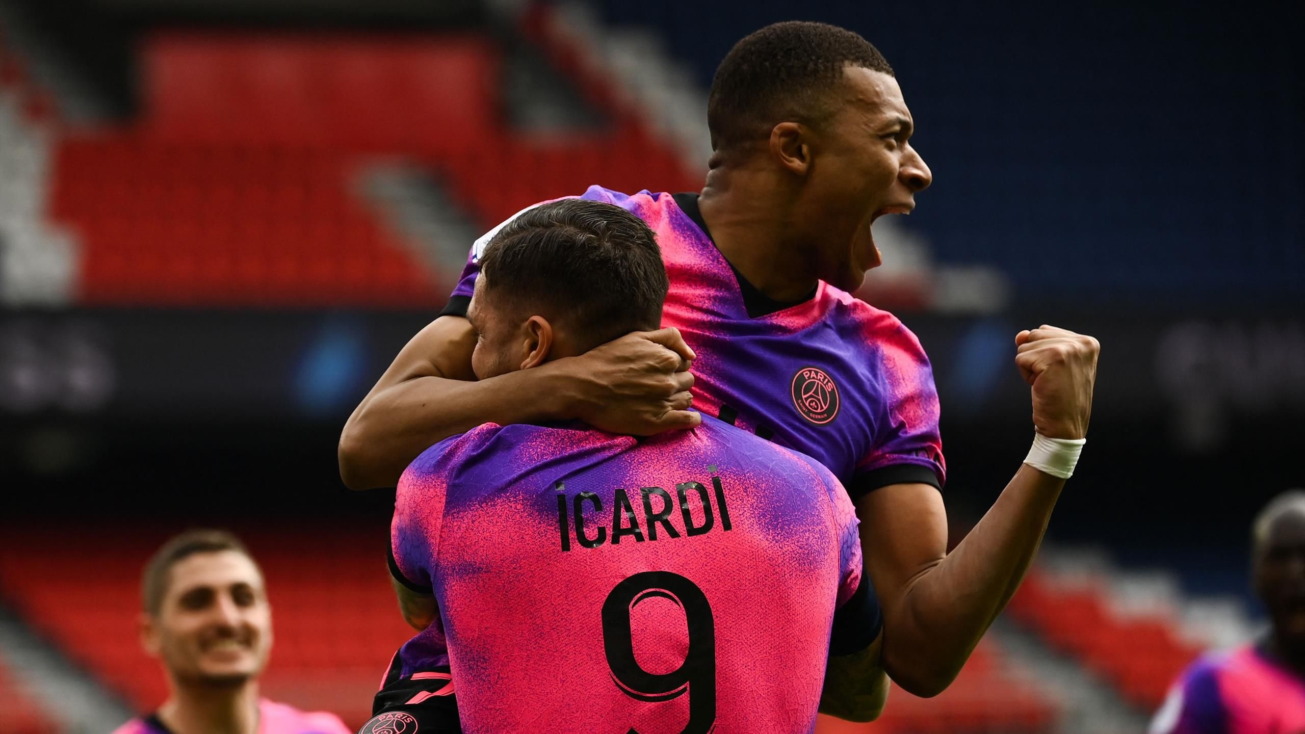 Football News Psg 3 2 St Etienne A Last Gasp Mauro Icardi Goal Boosts Psg Ligue 1 Title Bid Eurosport