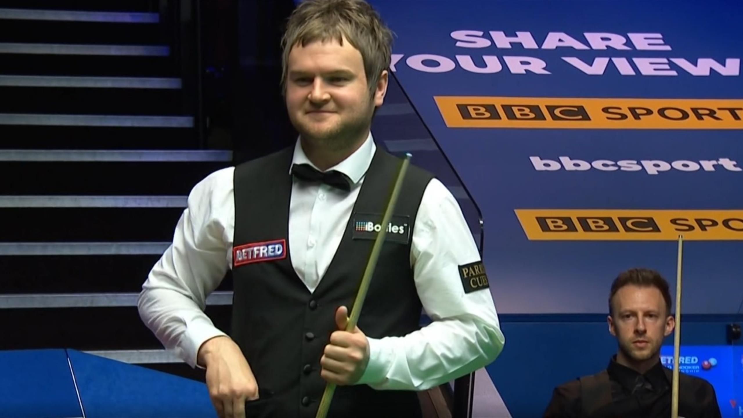 Snooker-WM Liam Highfield locht Gelb dank Double-Fluke gegen Judd Trump im Crucible - Snooker Video