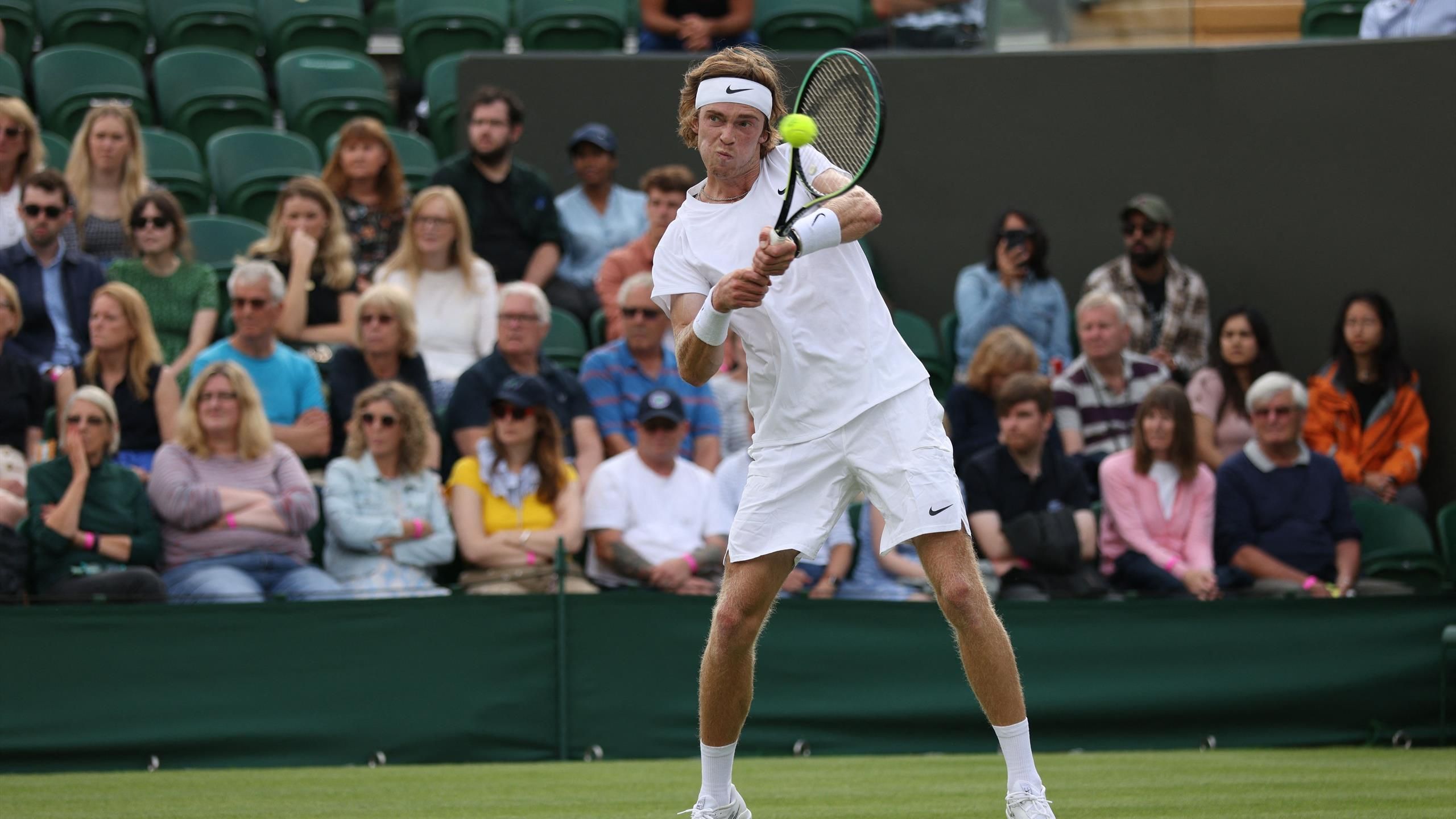 Wimbledon Andrey Rublev Souveran In Runde Drei Pablo Carreno Busta Casper Ruud Und Aslan Karatsev Fruh Ausgeschieden Eurosport
